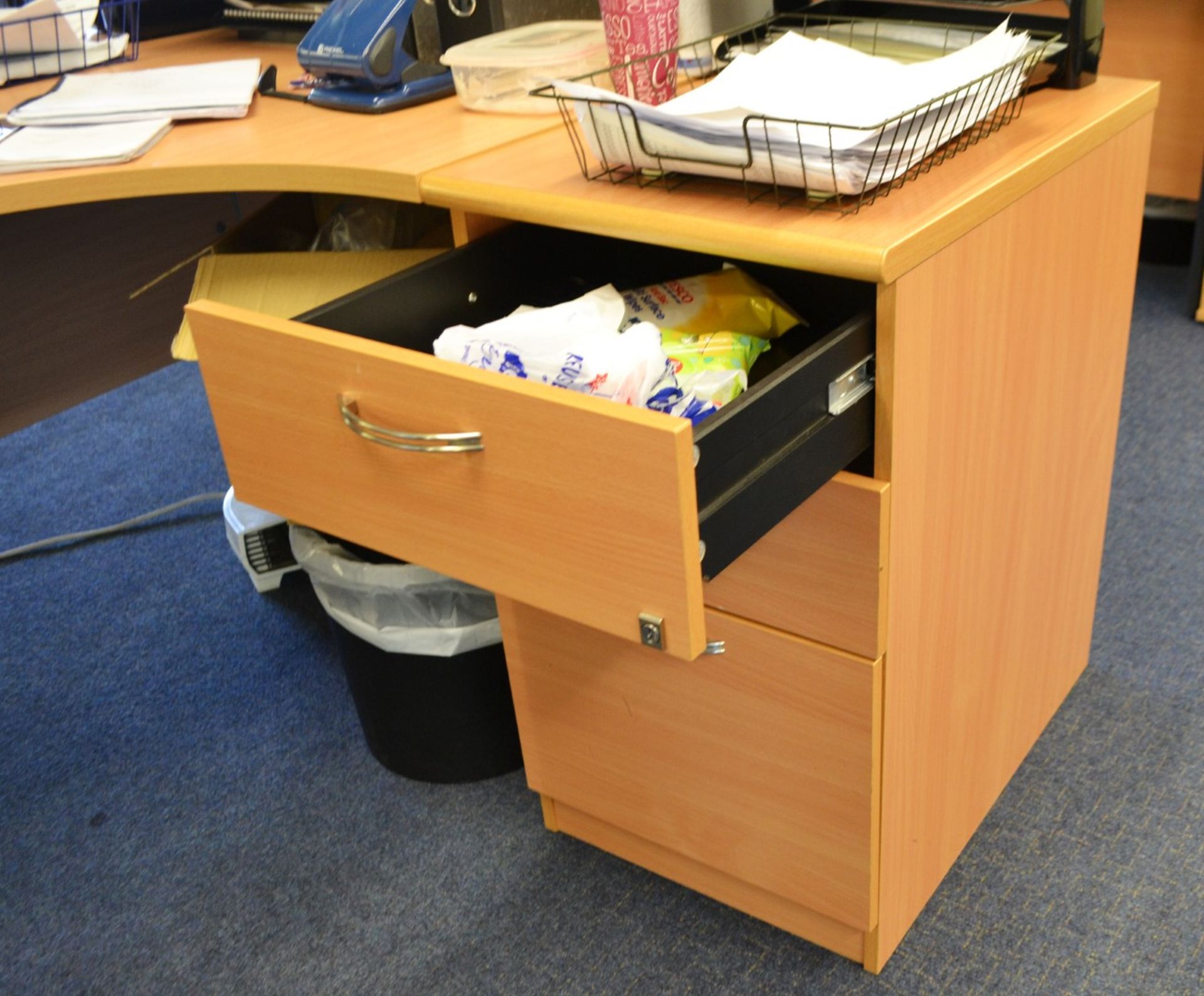 Beech Office Desk and 2 x Pedestals Set - Ref: VM509/Main Landing B1 - CL409 - Location: Wakefield - Image 6 of 9