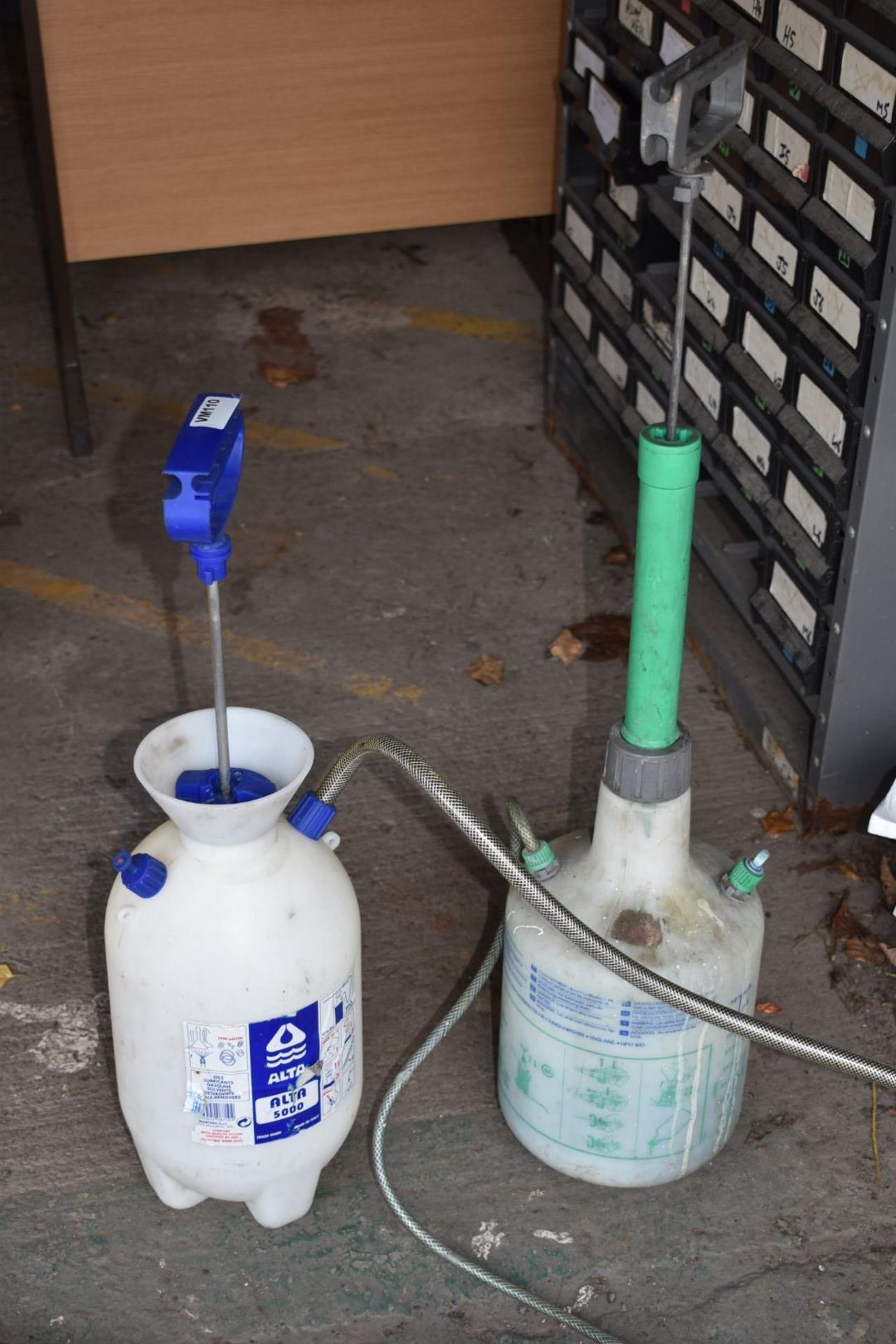 2 x Pressure Sprayers With Nozzles - Ref VM110 B2 - CL409 - Location: Wakefield WF16 - Image 2 of 5