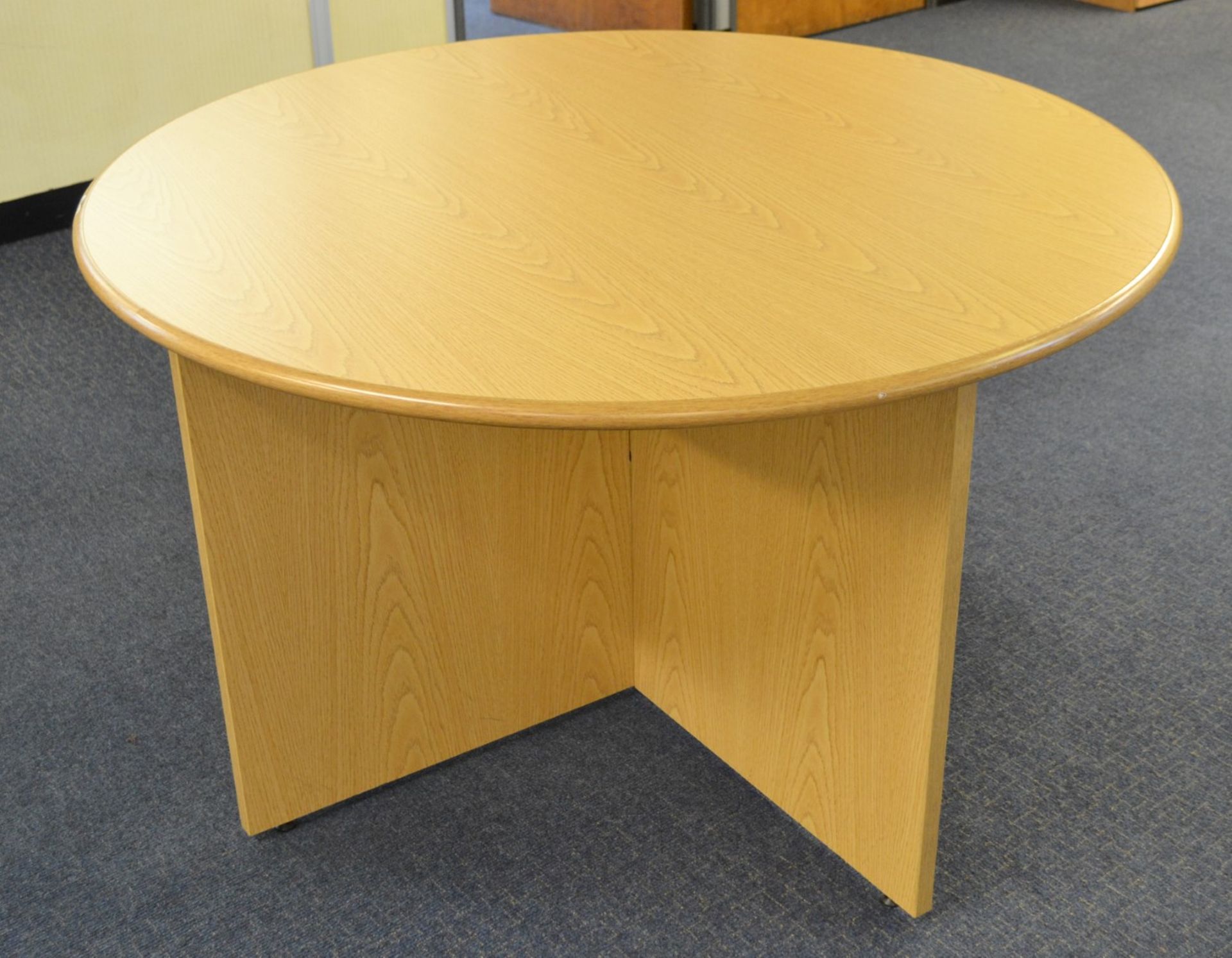 1 x Round Office Meeting Table - Ref: VM504 - CL409 - Location: Wakefield WF16 - Image 2 of 5