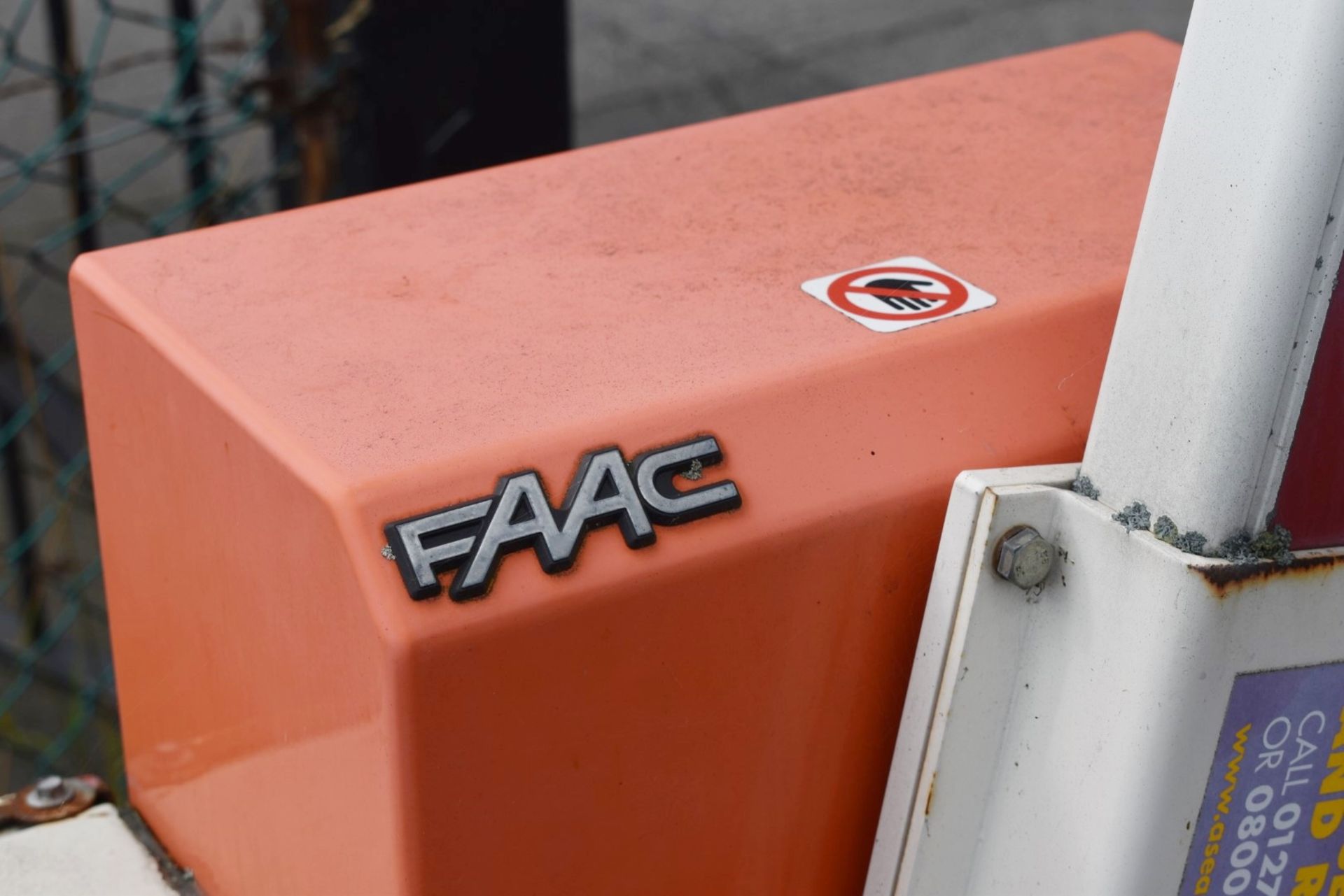 1 x FAAC Outdoor Vehicle Electric Barrier - Approx Width 720 cms - CL409 - Location: Wakefield - Image 5 of 6