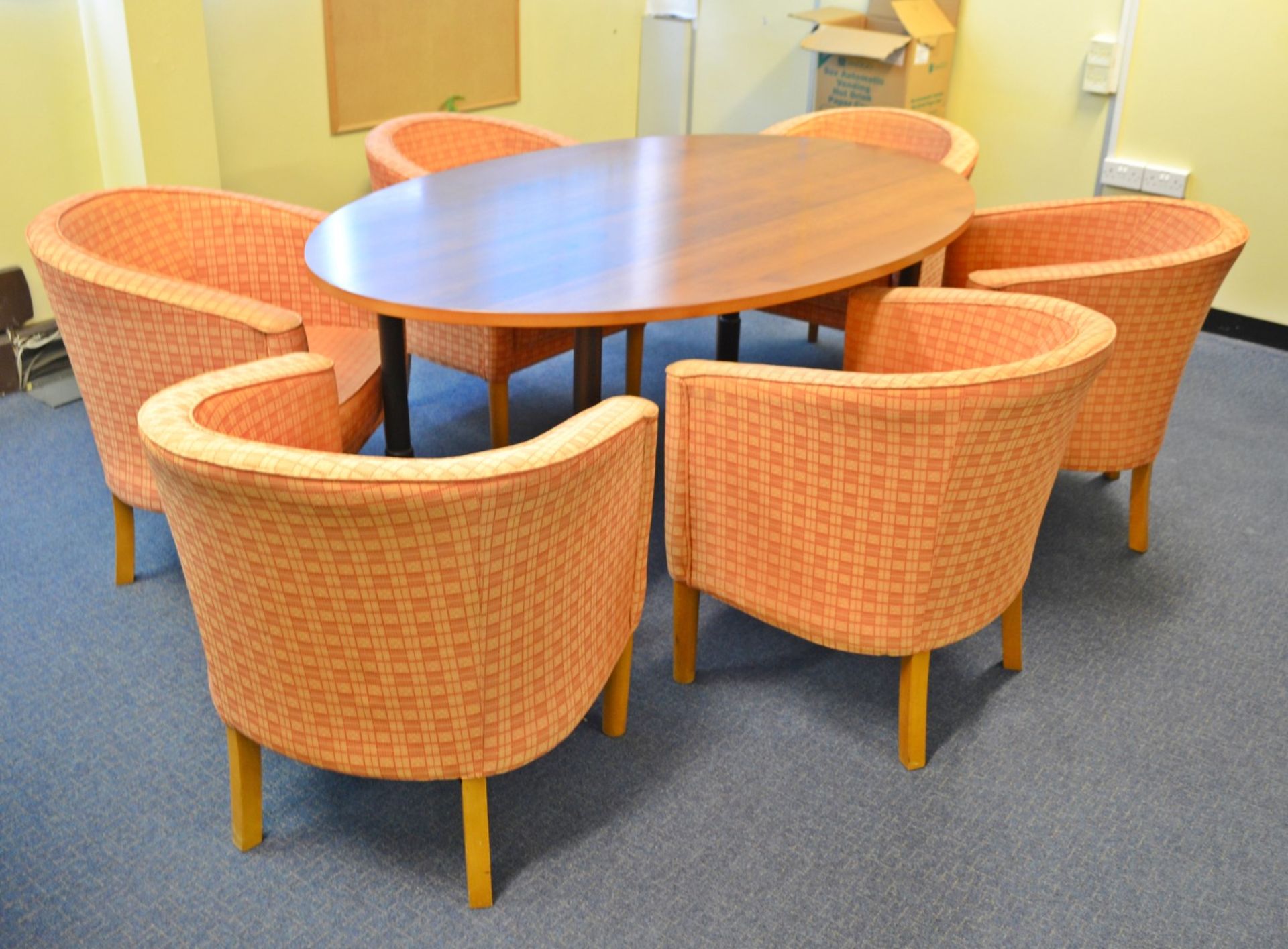 1 x Oval Meeting Table and Chairs Set - Ref: VM336 - CL409 - Location: Wakefield A29 B1