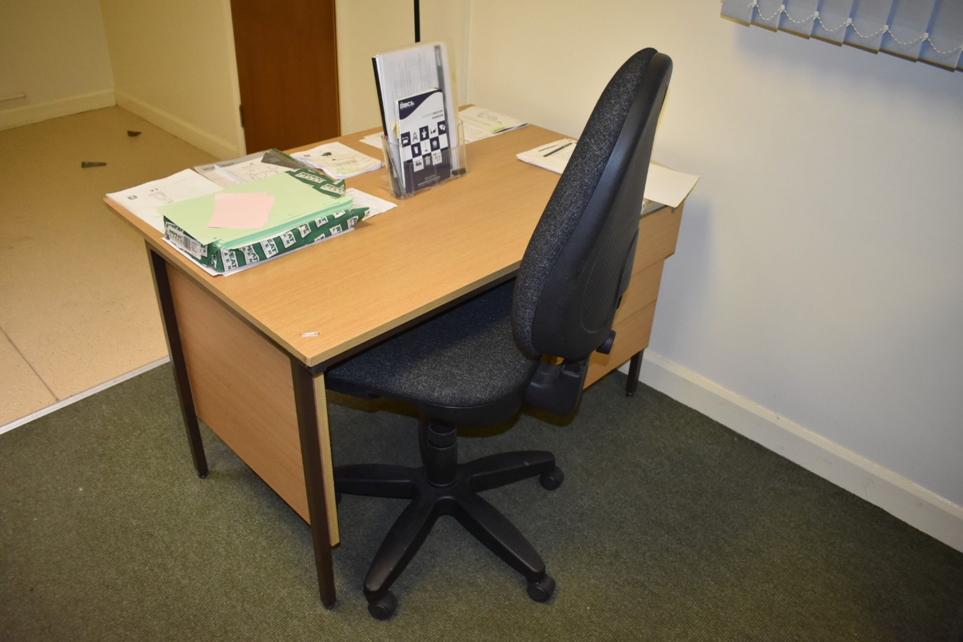 1 x Assorted Collection of Office Furniture to Include Office Desk, Table, Coat Hanger, Waste Bin