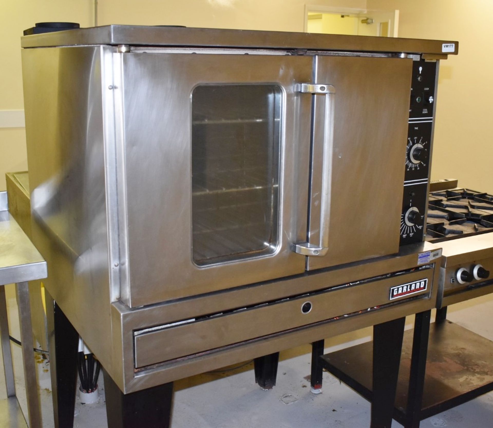 1 x Garland TG4 Convection Gas Oven - Ref VM177 B2 - H150 x W101 x D106 cms - CL409 - Location: - Image 3 of 9