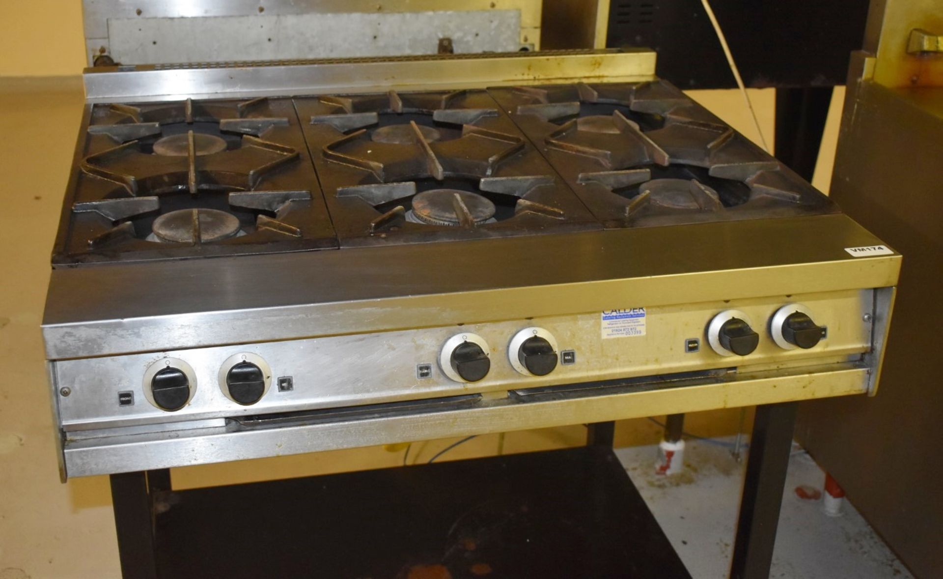 1 x Falcon Dominator Six Burner Gas Range Cooker With Stand - Stainless Steel Exterior - H86 x W90 x - Image 4 of 6