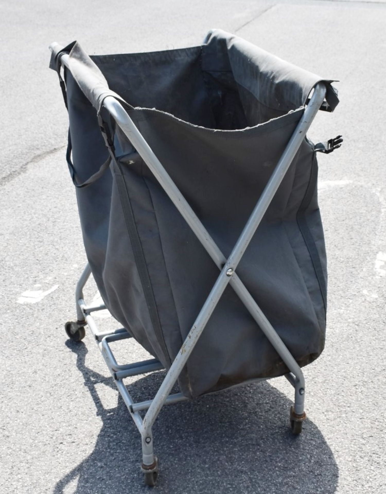 1 x Garden Collection Sack Trolley - H96 x W70 x D50 cms Ref VM122 B2 - CL409 - Location: - Image 2 of 2