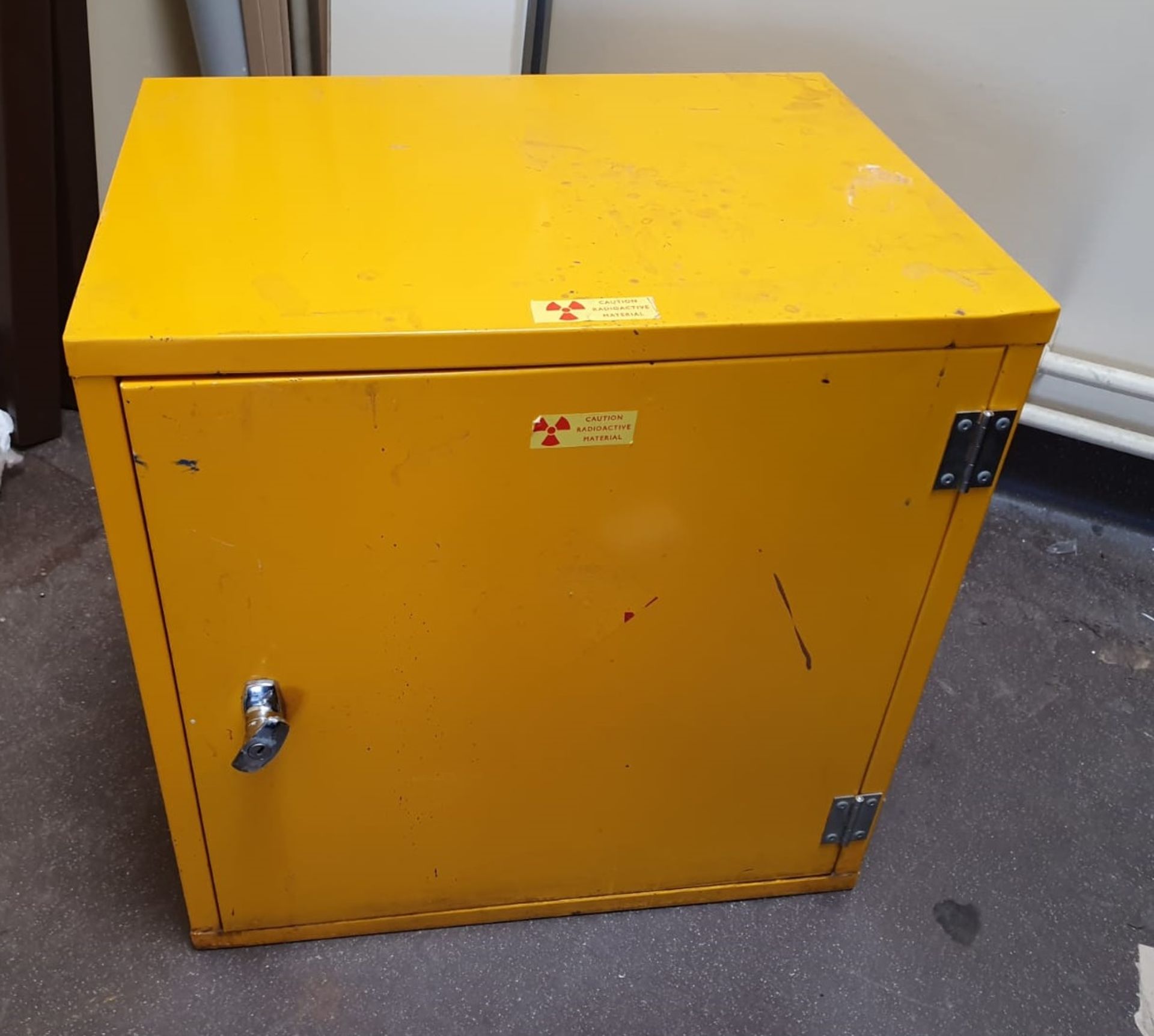 1 x Yellow Chemical Storage Cabinet - CL499 - Location: Borehamwood WD6
