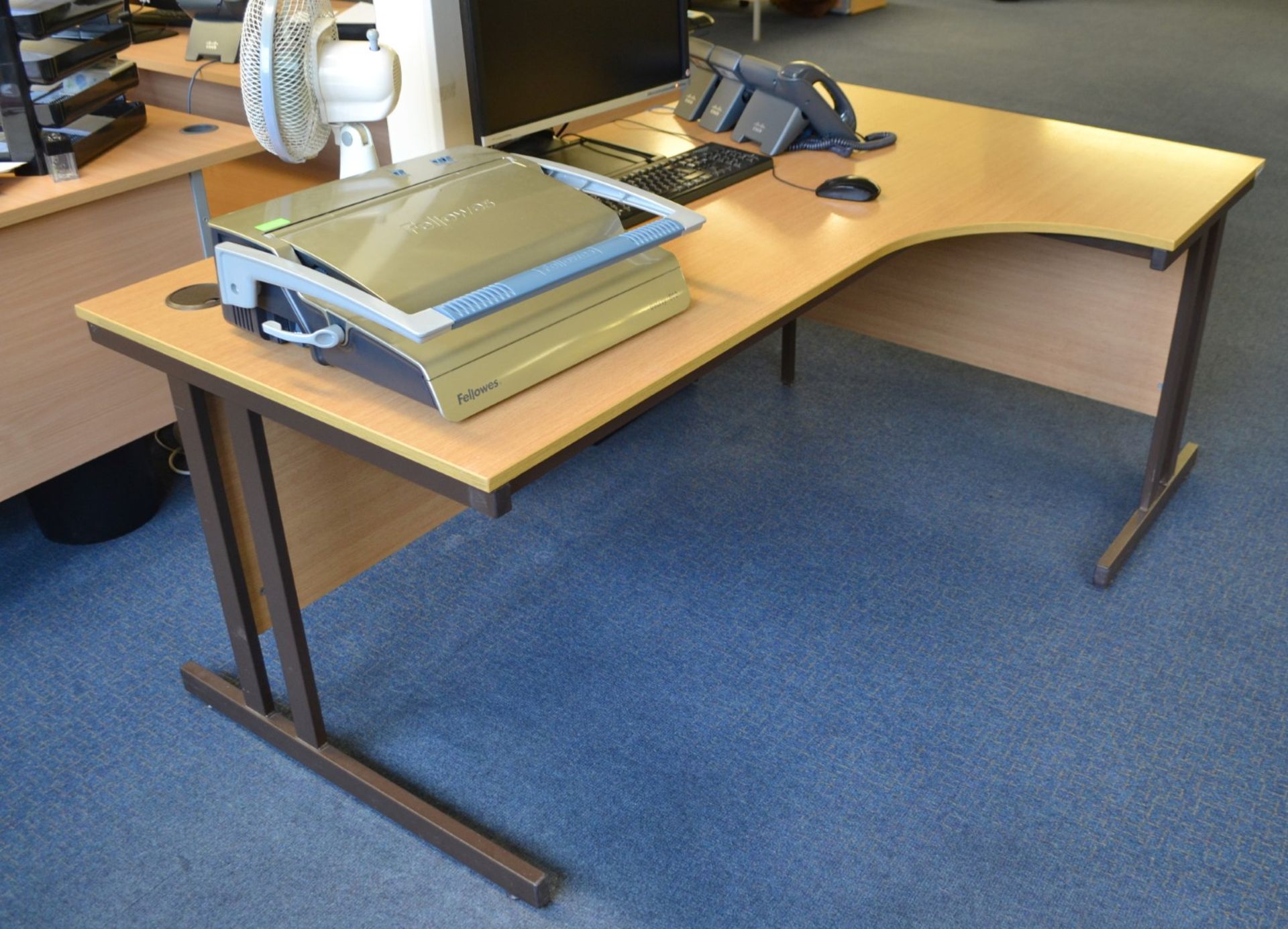 1 x Beech Office Desk - Ref: VM393 - CL409 - Location: Wakefield WF16 - Image 3 of 5