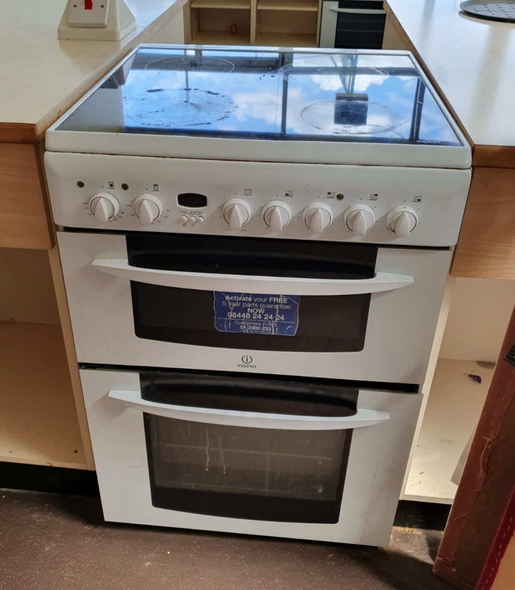 7 x Assorted Cookers By Hotpoint, Belling, Indesit etc - Previously Used For Educational - Image 6 of 7