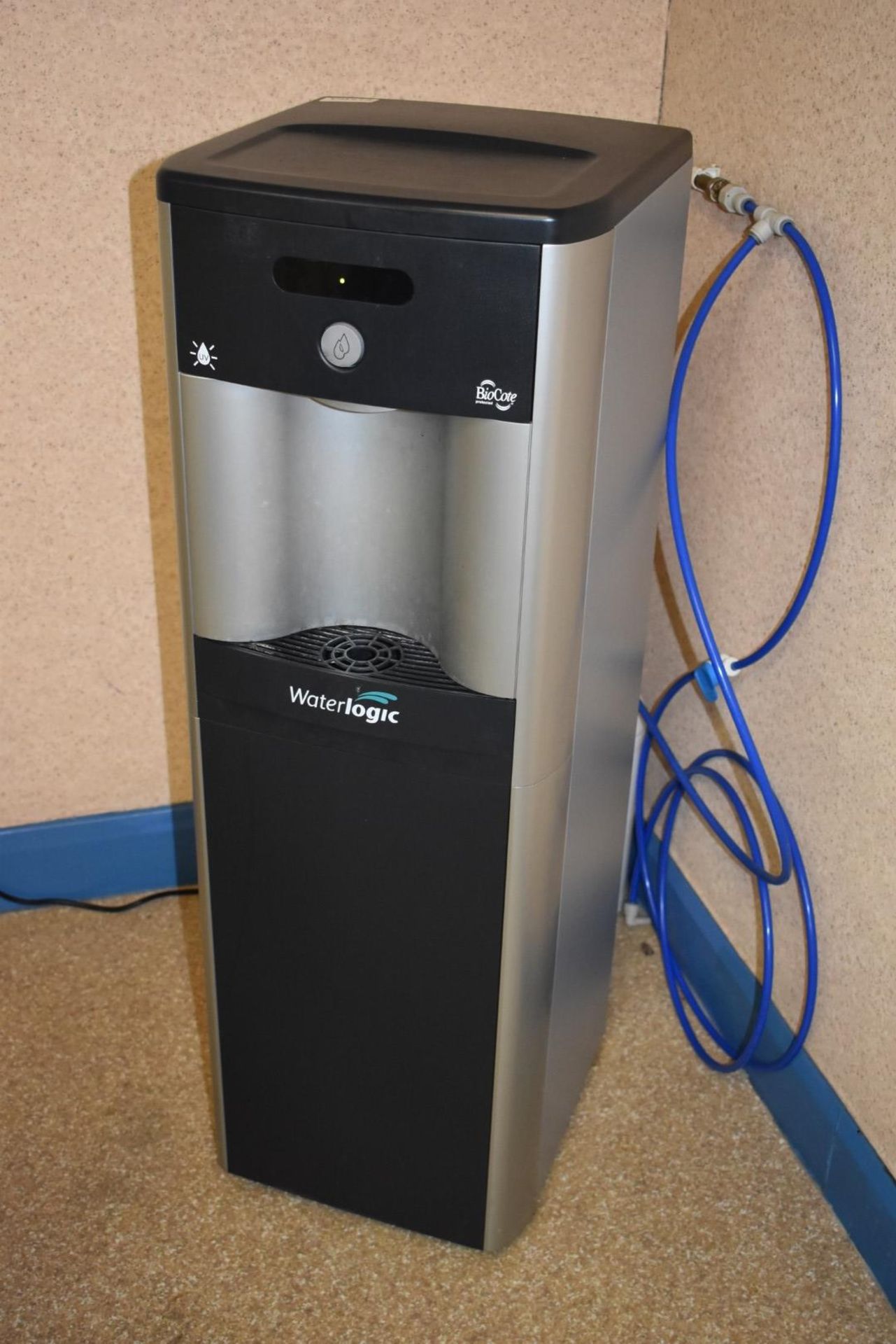 1 x Water Logic Drinks Dispenser With Filter - Ref VM214 B2 - CL409 - Location: Wakefield WF16