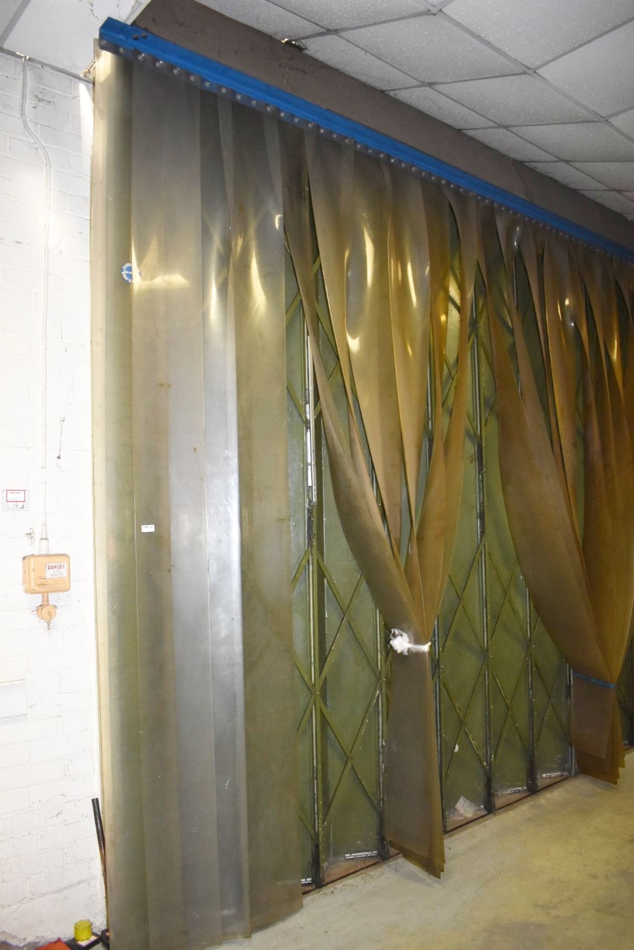 1 x Warehouse Shutter PVC Strip Curtain With Overhead Bracket - Approx Drop 330cms - Ref VM132 - Image 2 of 4