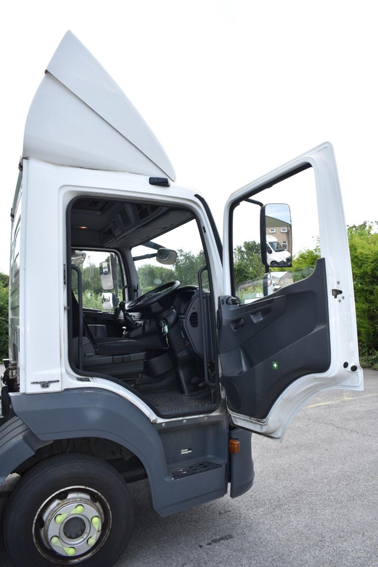 1 x 2014 Mercedes Atego Diesel 5.1 Litre 7.5 Ton Box Truck With Side Access Door and a Large - Image 7 of 25