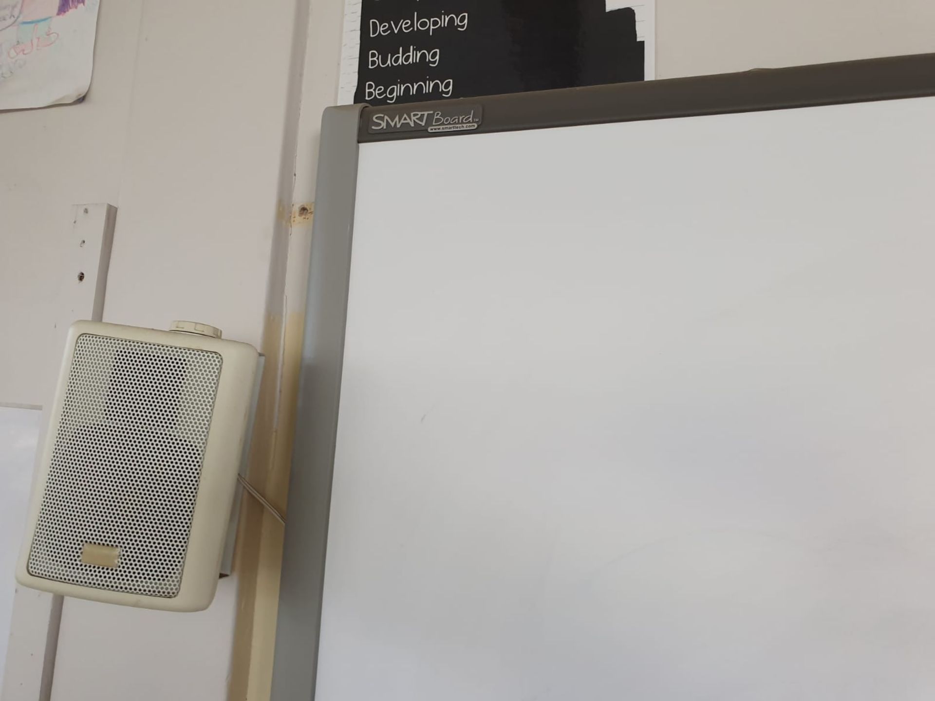 1 x Smart Interactive White Board With Speakers - Large Size - CL499 - Location: Borehamwood - Image 2 of 3