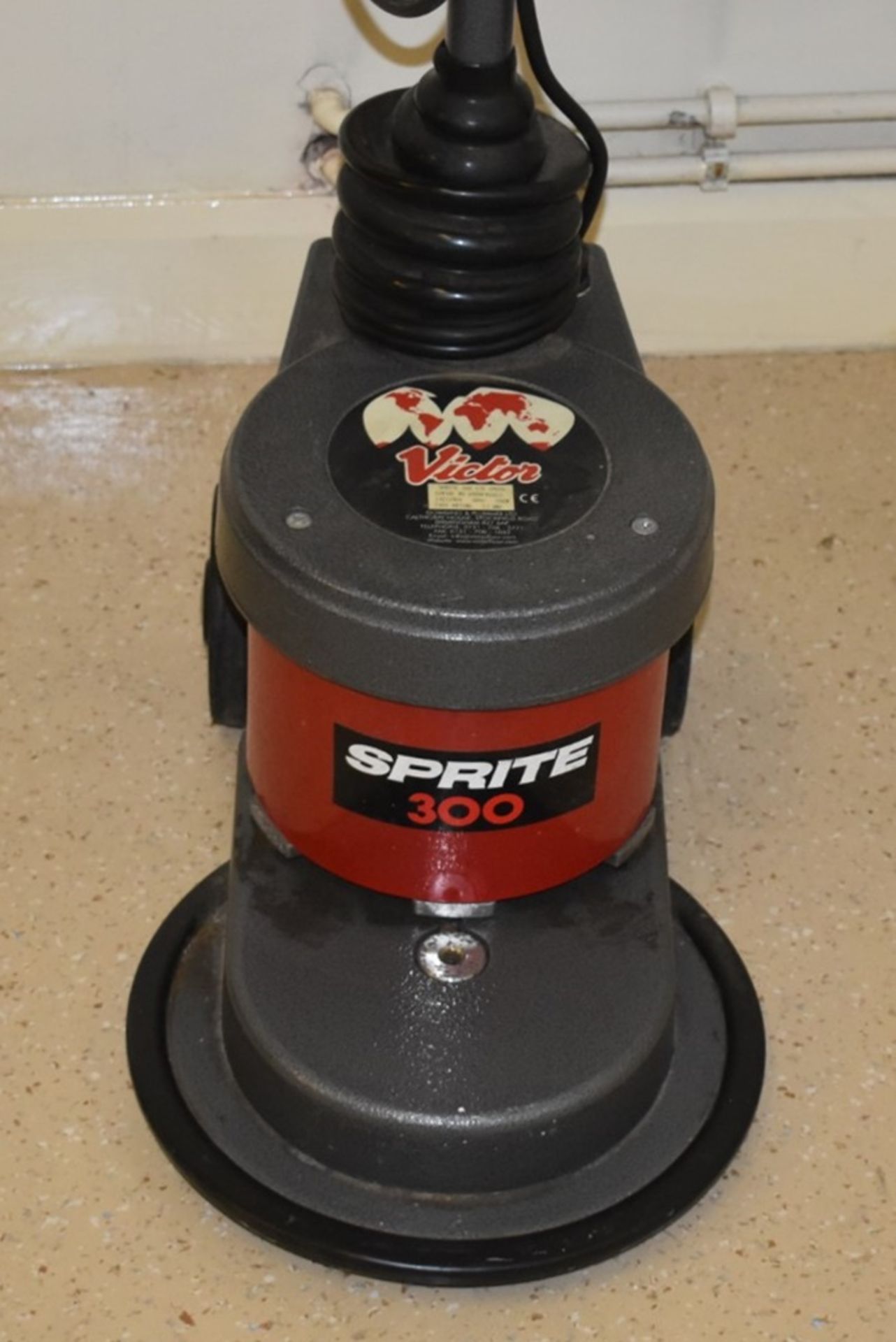 1 x Victor Sprite 300 Rotary Floor Polisher - RRP £700 - Training Room Use Only - Ref VM225 B2 - - Image 4 of 6