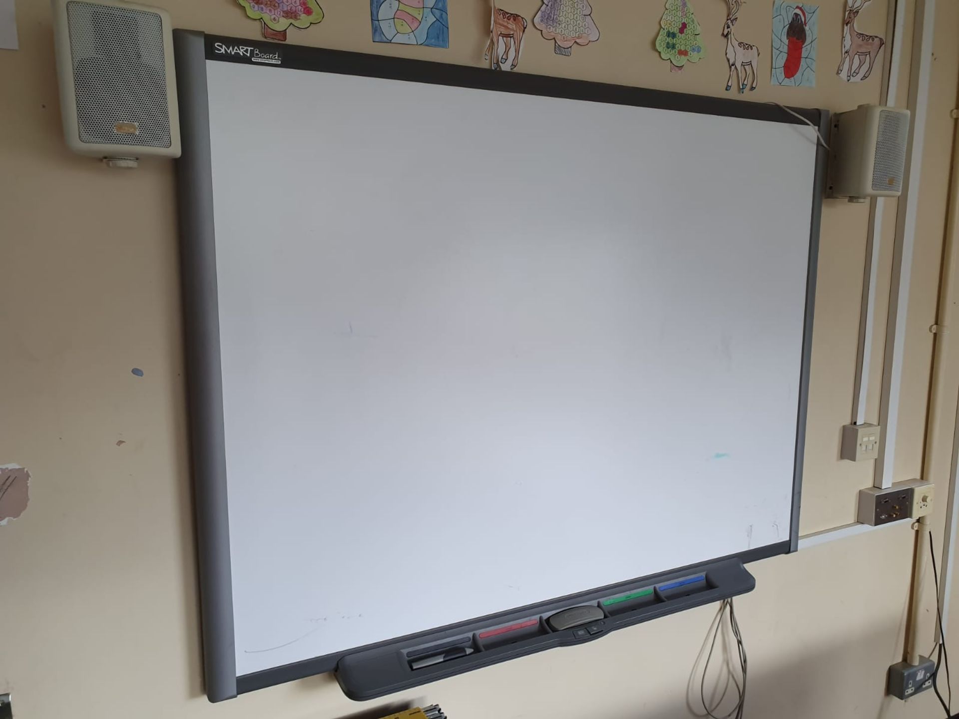 1 x Smart Interactive White Board With Speakers - Large Size - CL499 - Location: Borehamwood - Image 2 of 4