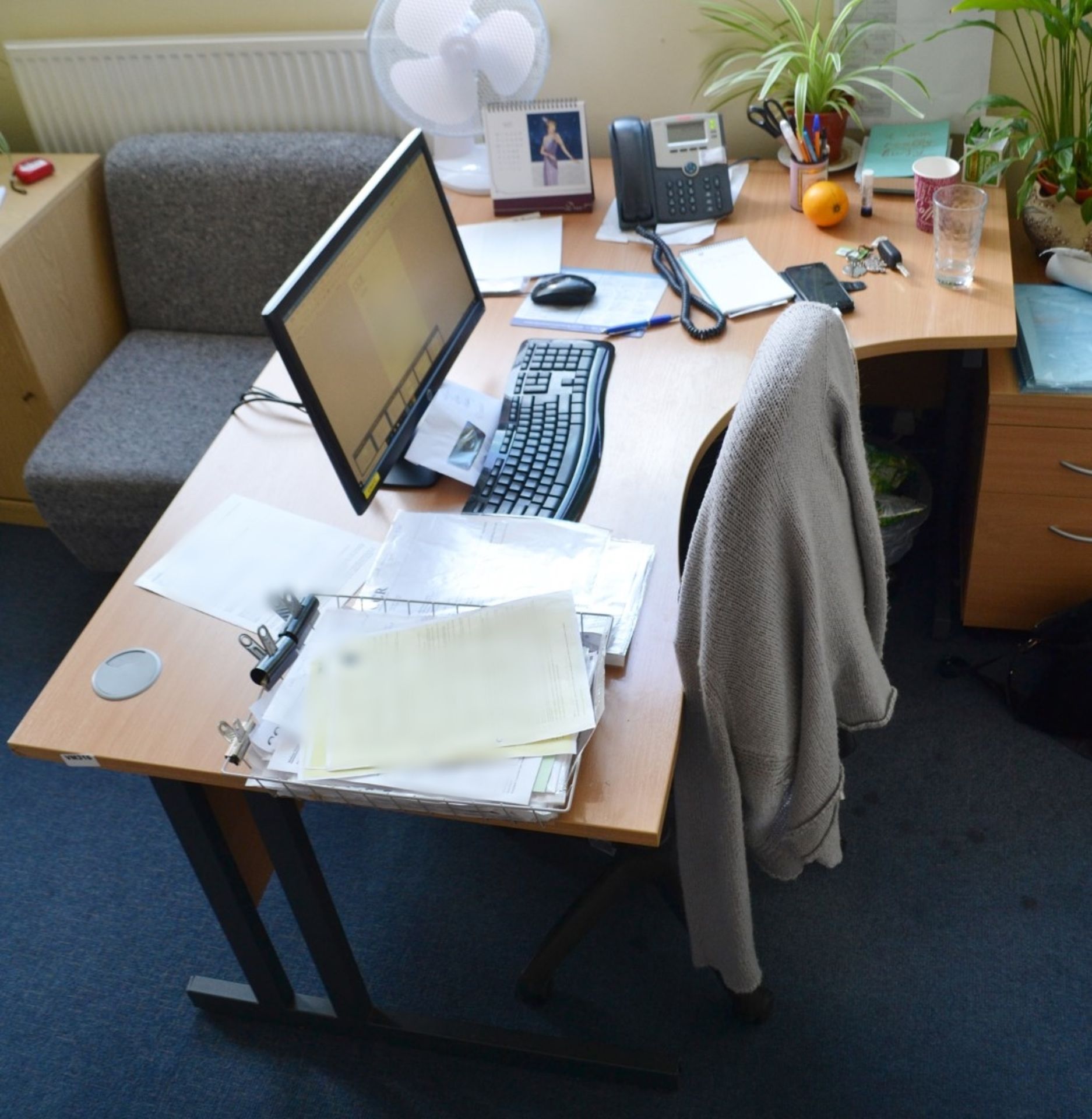 1 x Office Desk And Matching Pedestal Finished In Beech - Ref: VM316 - CL409 - Location: WF16 - Image 3 of 5