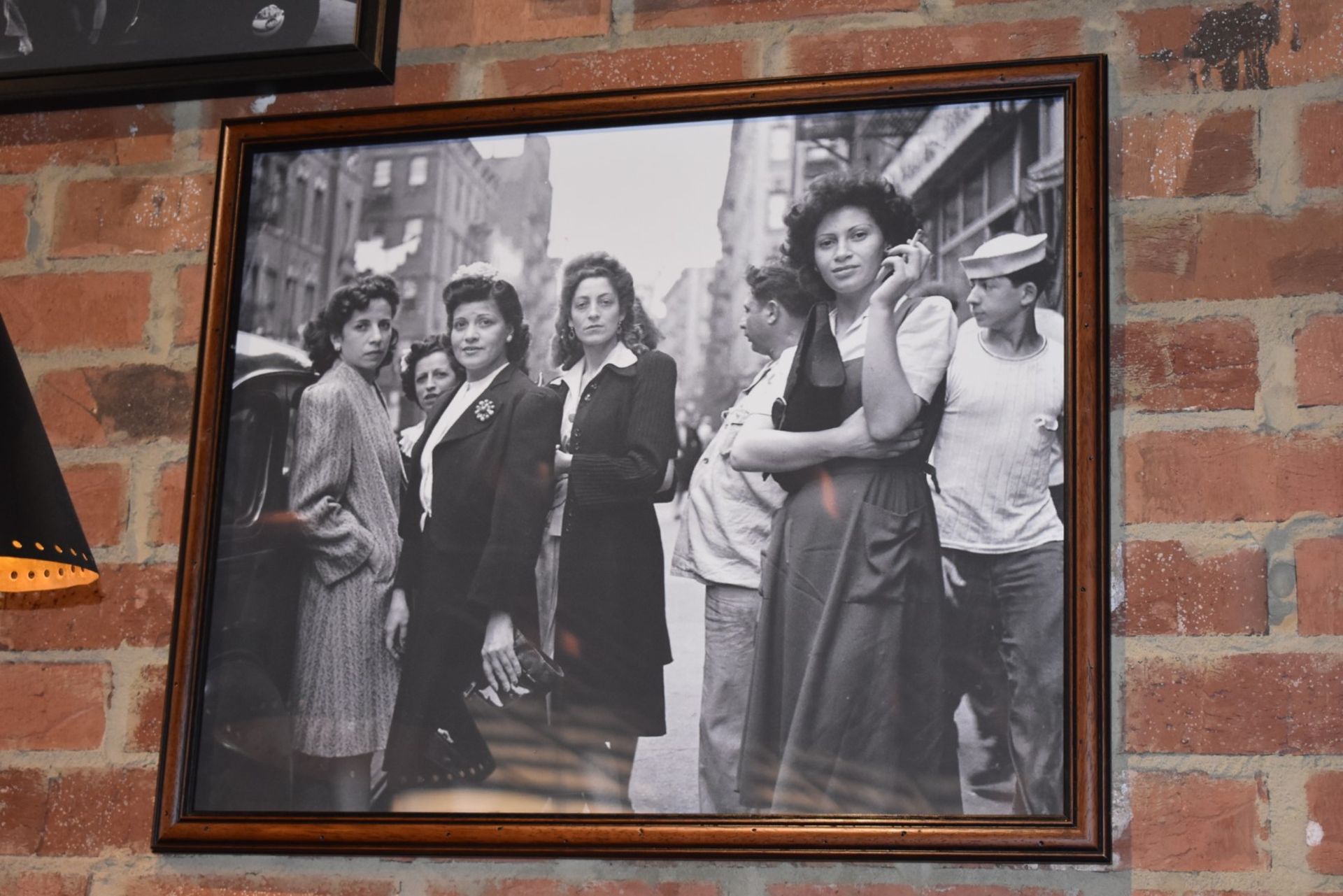 1 x Framed Picture Depicting Women Stood on New York Street - Size 56 x 65 cms - From Italian - Image 2 of 4