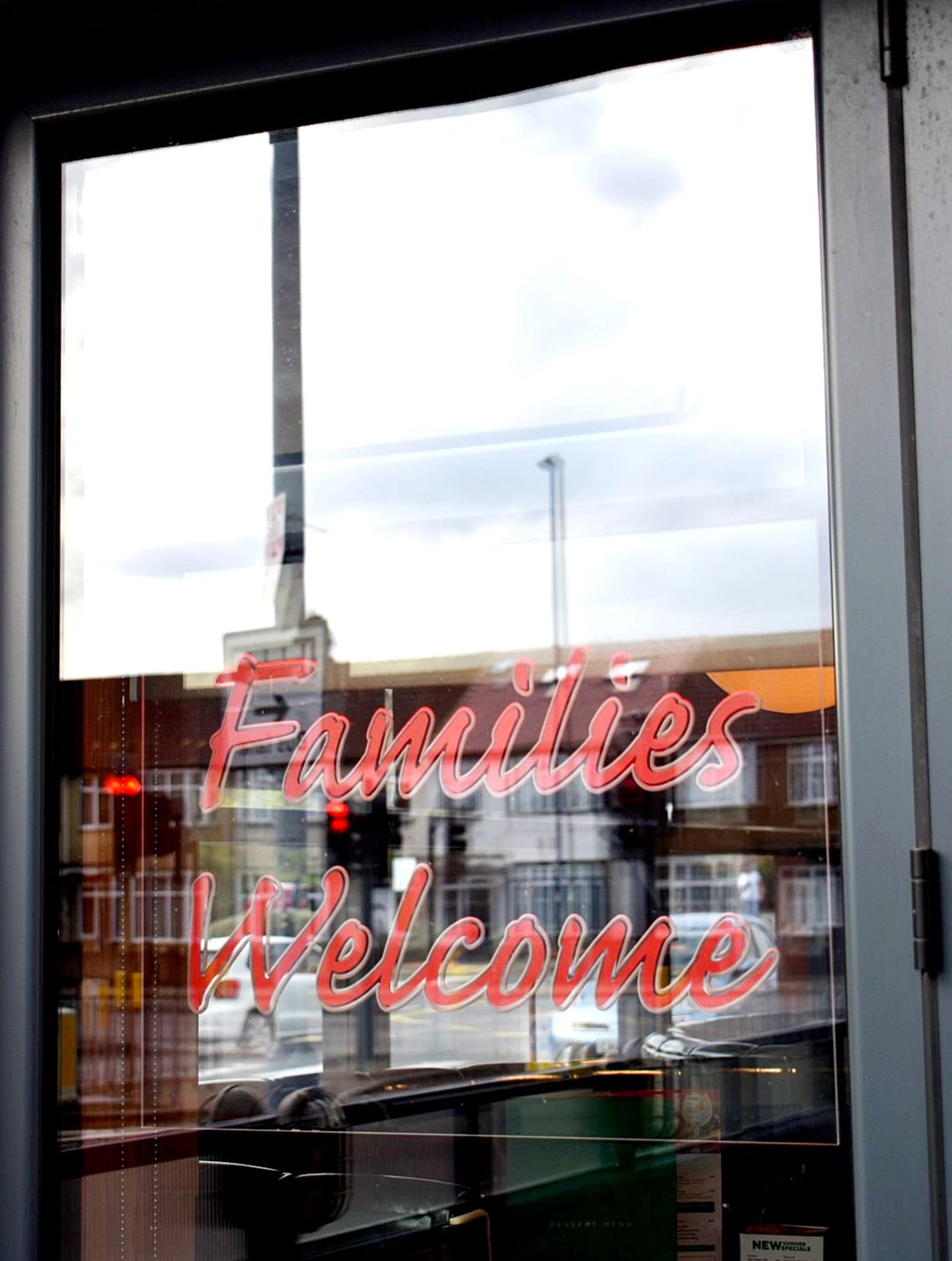 1 x Neon Effect Illuminated FAMILIES WELCOME Hanging Acrylic Sign - 65 x 60 cms - CL499 - - Image 2 of 2