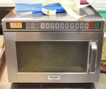 1 x Panasonic NE-1853 Commercial Microwave Oven With Stainless Steel Finish - Ref FE165 - CL499 -
