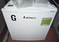 1 x LEC Mini White Fridge - Ref FE109 BB - CL499 - Location: London EN1