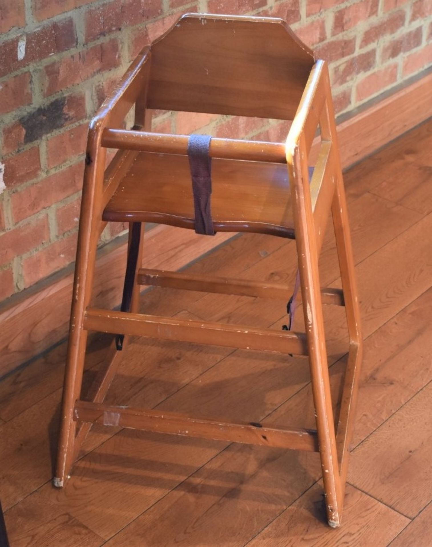 4 x Wooden Restaurant Children's High Chairs - CL499 - Location: London EN1