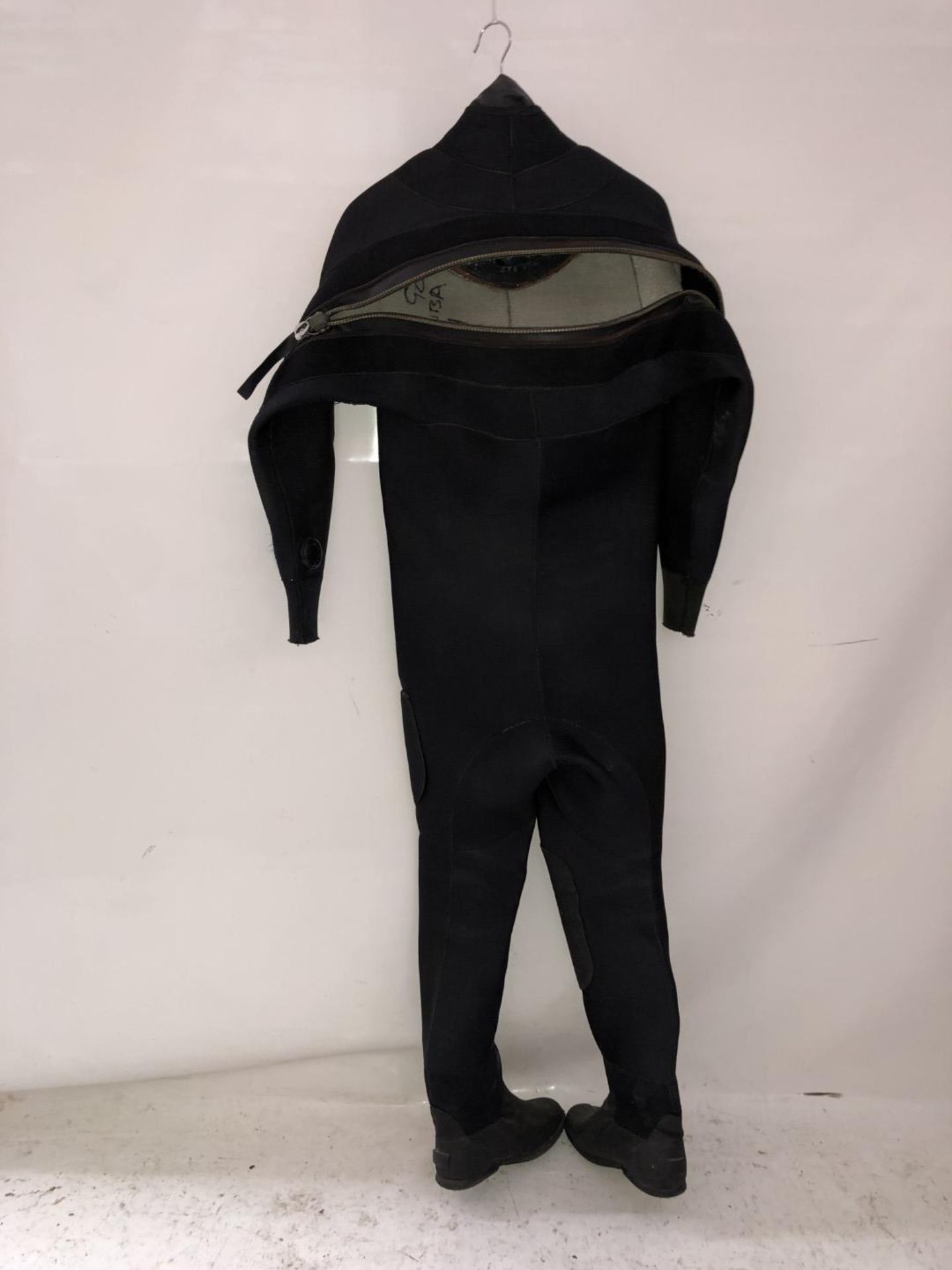 1 x Full Black/Navy Scuba Wetsuit - Ref: NS335 - CL349 - Altrincham WA14 - Image 3 of 6