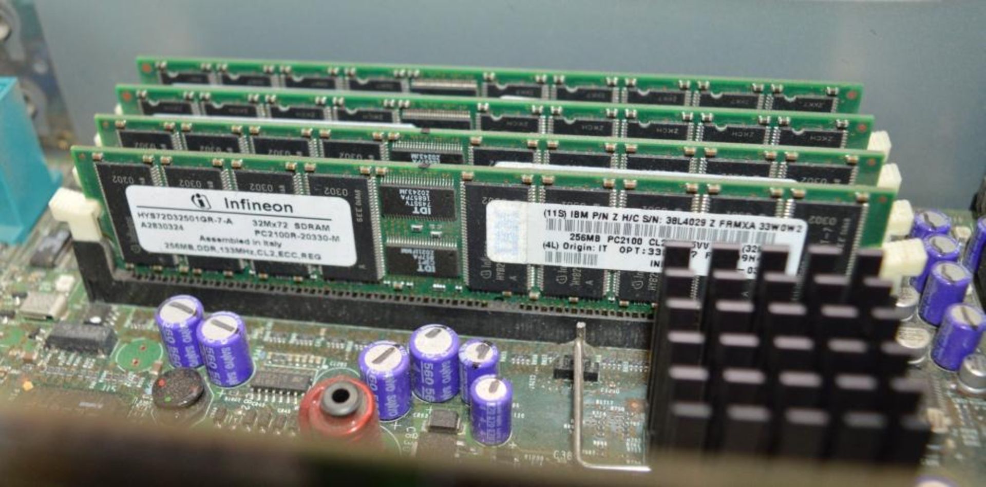 1 x IBM xSeries 345 Server - Includes Dual Xeon Processors, 1gb Ram, Raid Card - Hard Disk Drives - Image 6 of 8