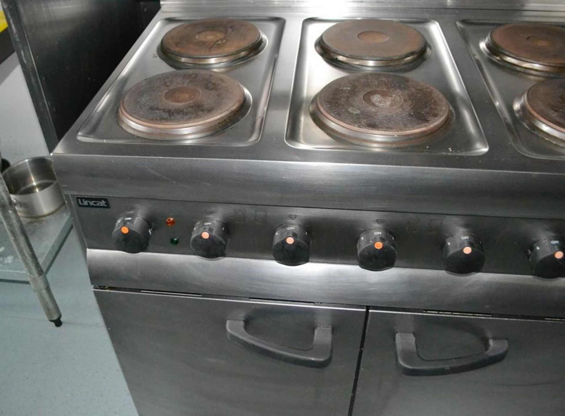 1 x Lincat Silverlink 6 Plate Commercial Electric Burner and Extraction Unit - CL425 - Location: Alt - Image 5 of 16