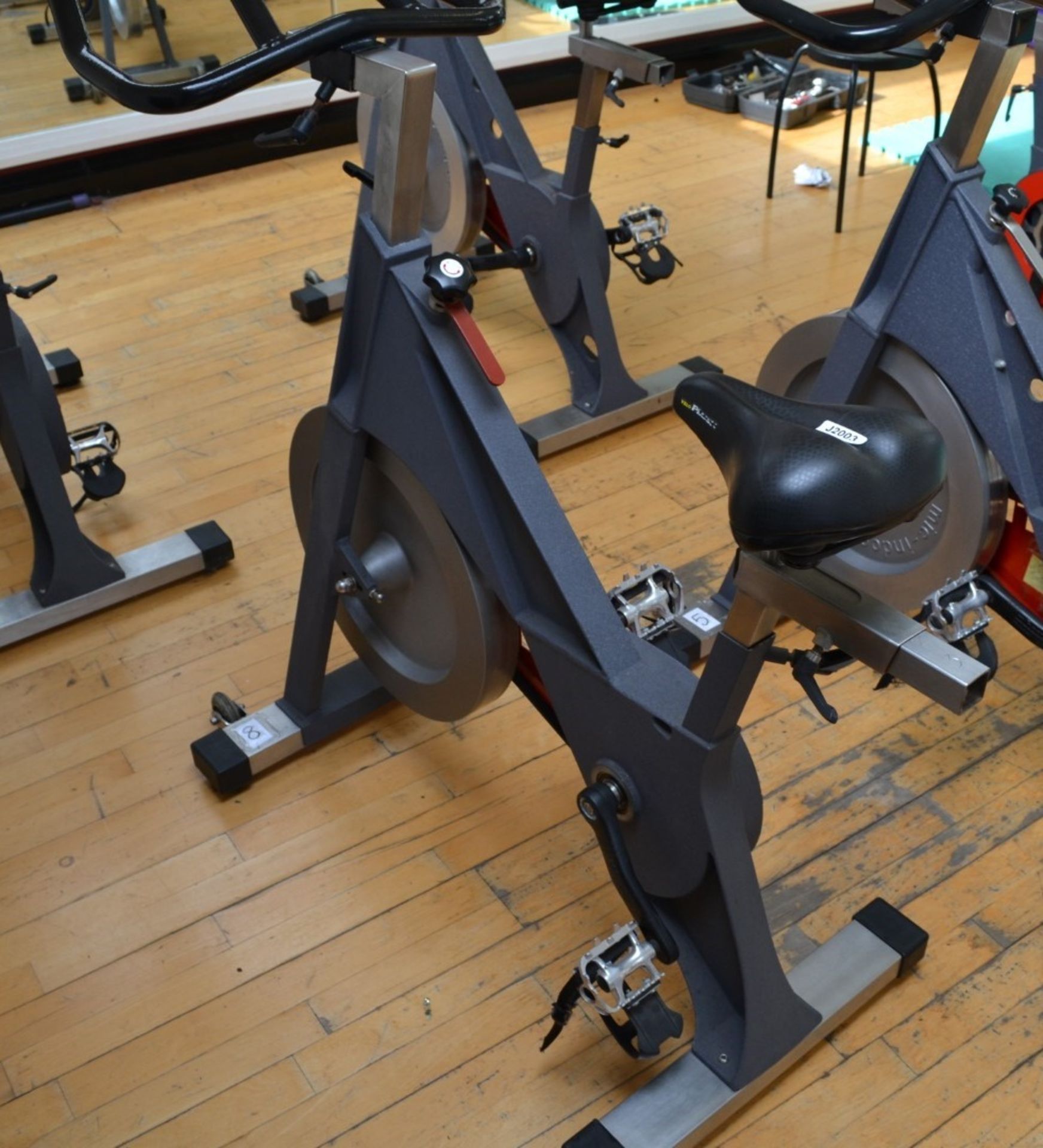 1 x TRUE Indoor Cycling Spin Bike With Adjustable Bars and Seat - Dimensions: L100cm x H100cm - Image 2 of 2