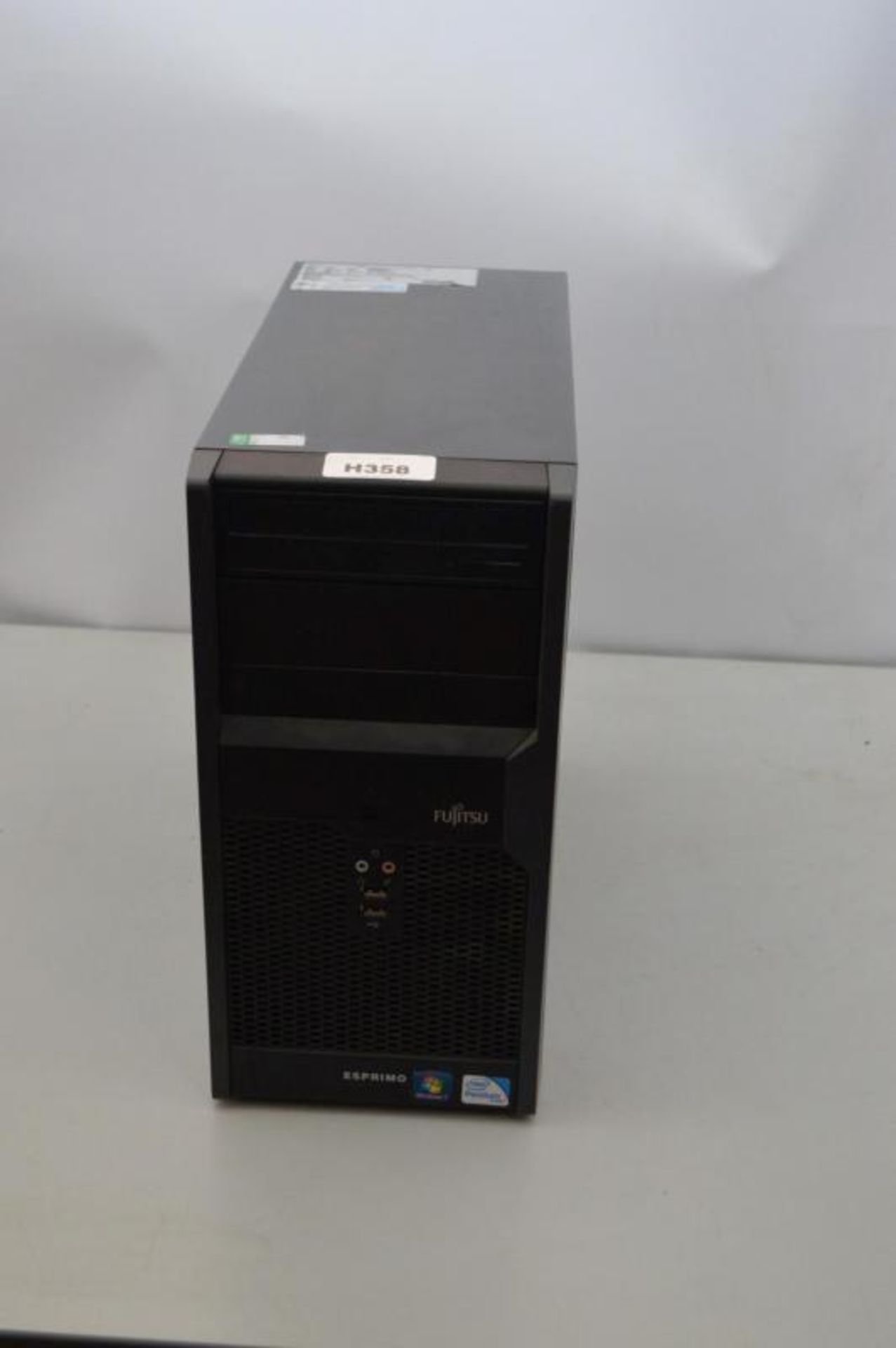1 x Fujitsu Esprimo P2560 Computer Intel Pentium 3.20 GHz 4GB RAM Hard Drive Not included - Ref H358