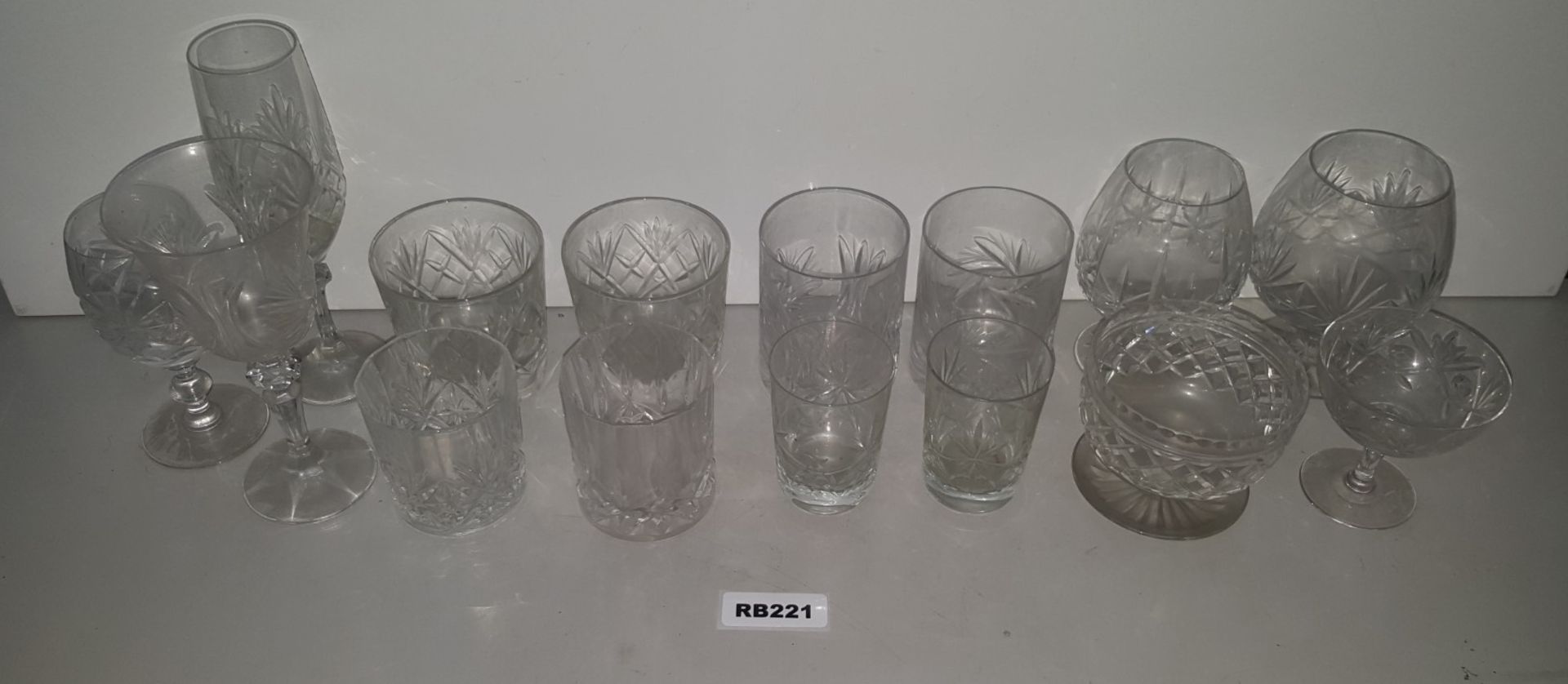 15 x Vintage Cut Glass Drinking Glasses - Ref RB221 I - Image 2 of 5