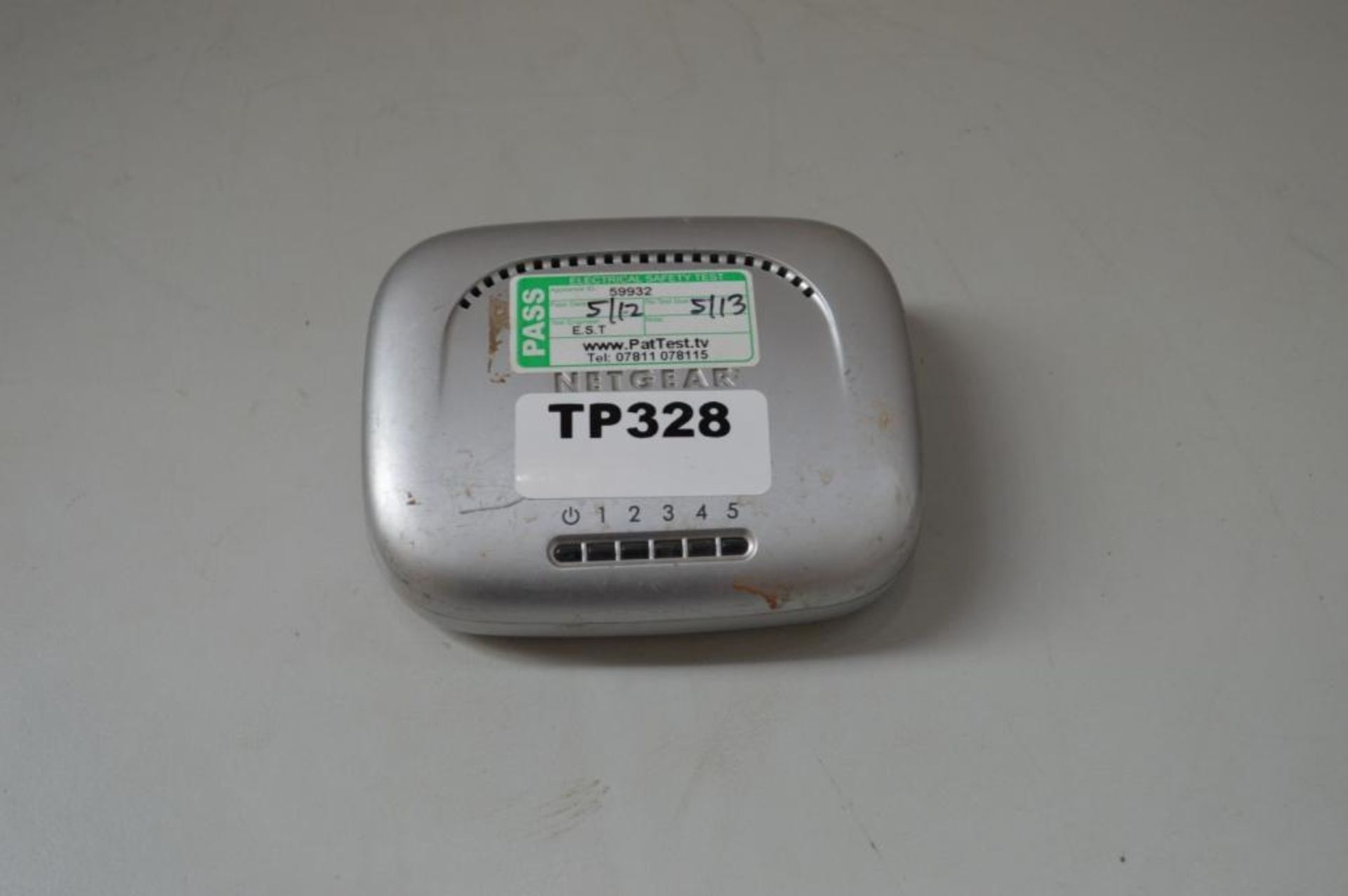 1 x Netgear Switch FS605 - Ref TP328 - CL394 - Location: Altrincham WA14 - HKPal4 As per our