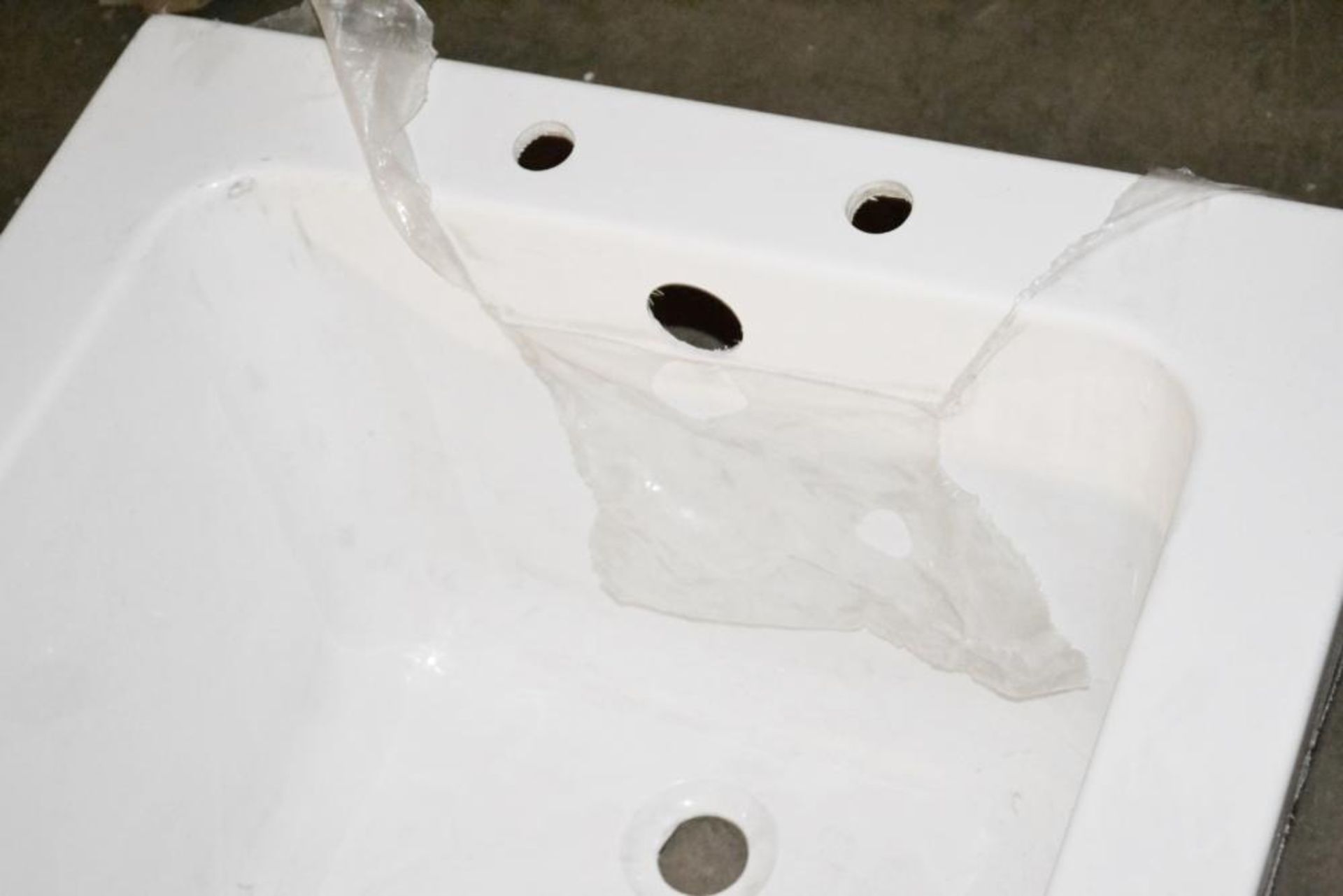 1 x 1700 x 700 Acrylic Straight 2-Tap Hole Bath - New / Unused Stock - CL269 - Ref LH286 - Location: - Image 3 of 4