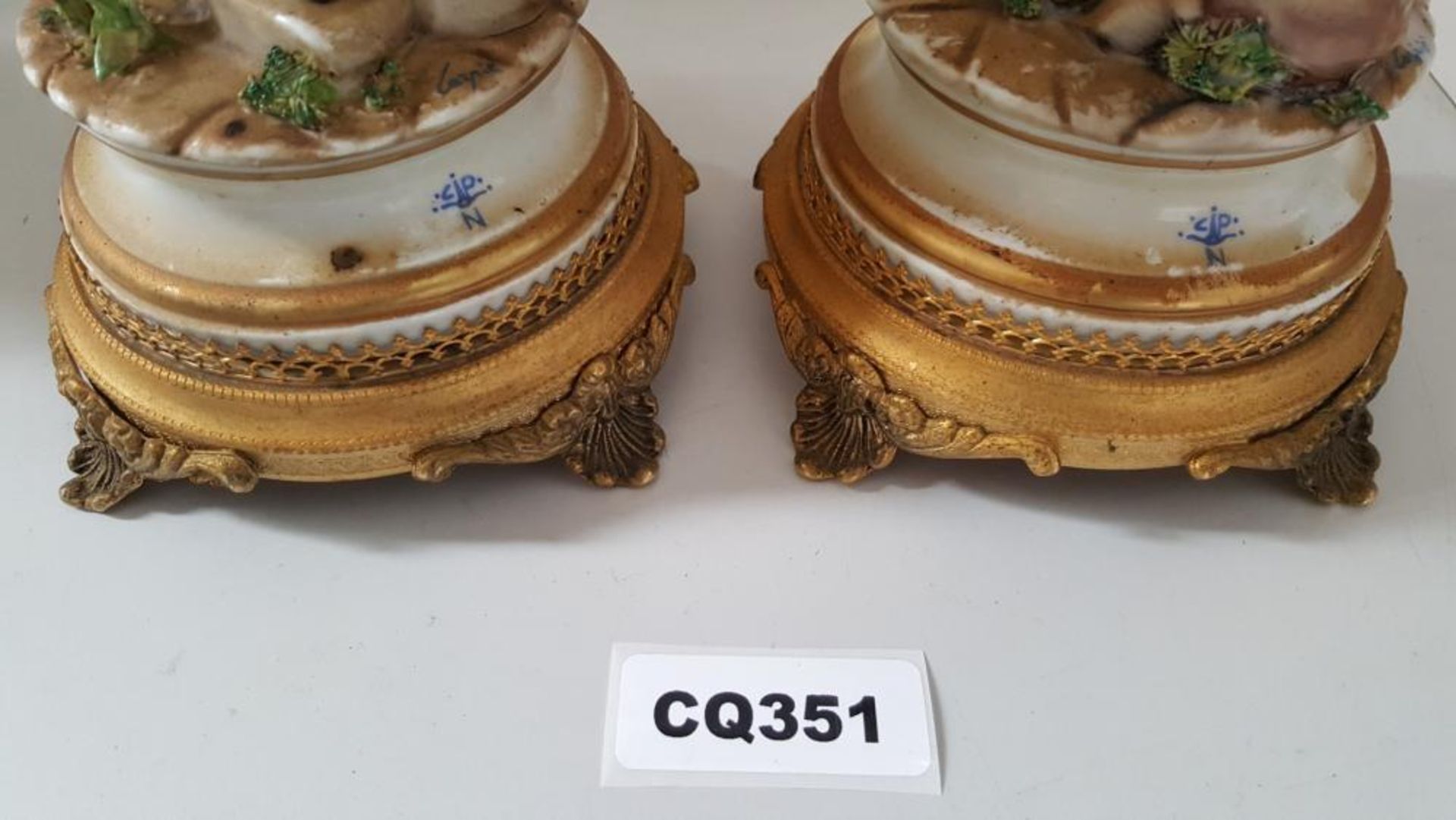 1 x A Pair Of Capodimonte Porcelain Figurines Of A Man & Women - Ref CQ351 E - Dimensions:H27/L11cm - Image 3 of 3