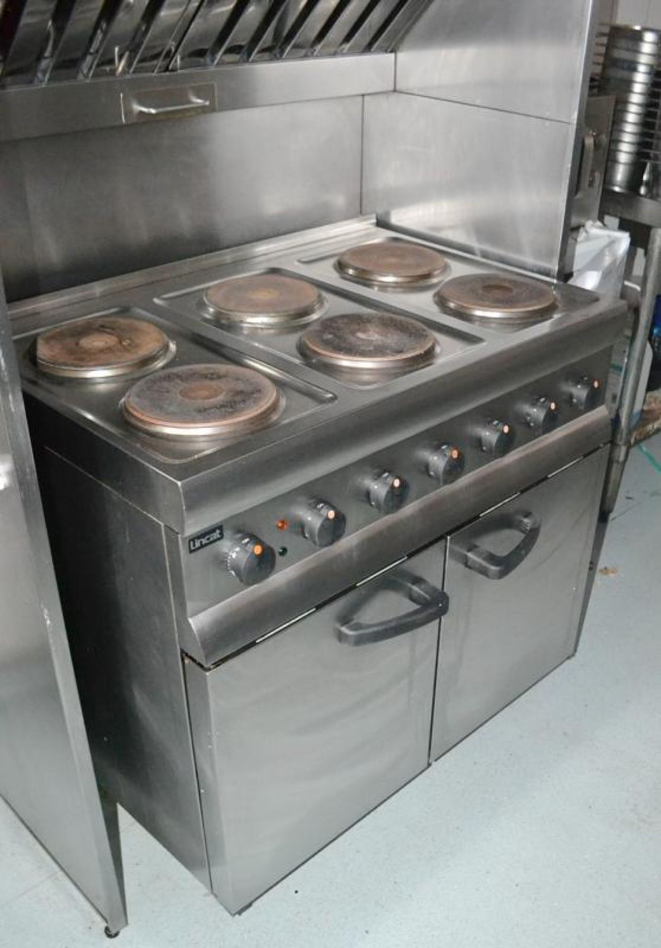 1 x Lincat Silverlink 6 Plate Commercial Electric Burner and Extraction Unit - CL425 - Location: Alt - Image 7 of 16