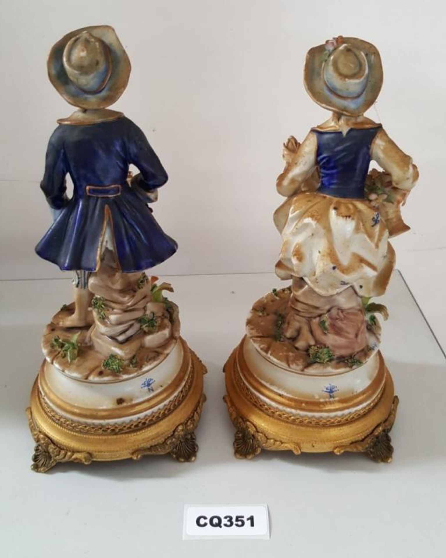 1 x A Pair Of Capodimonte Porcelain Figurines Of A Man & Women - Ref CQ351 E - Dimensions:H27/L11cm - Image 2 of 3
