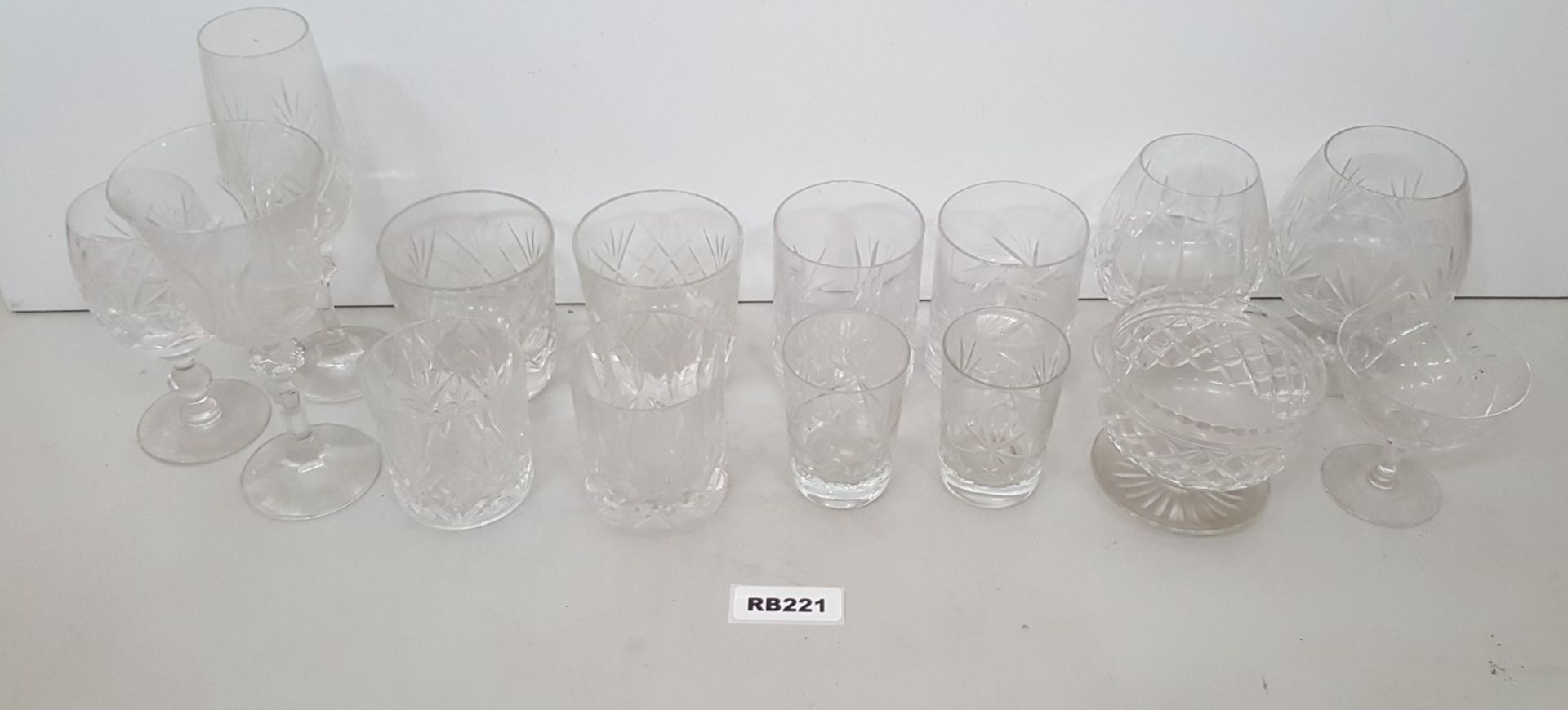 15 x Vintage Cut Glass Drinking Glasses - Ref RB221 I