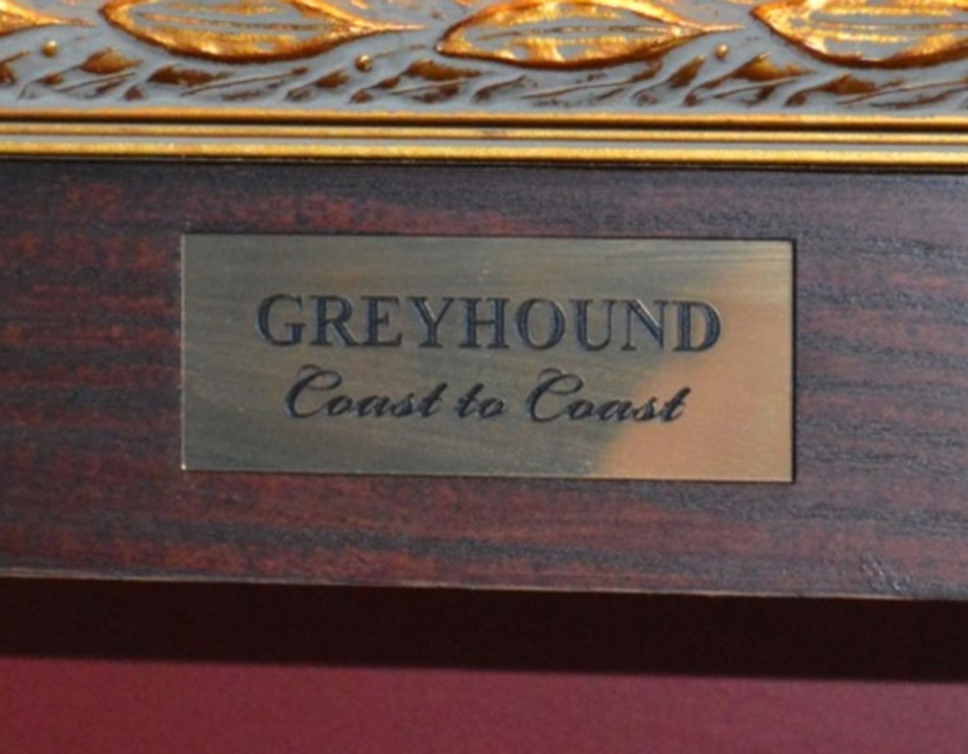 1 x Americana Wall Mounted Illuminated Display Case - GREYHOUND COAST TO COAST - Includes Various - Image 2 of 6