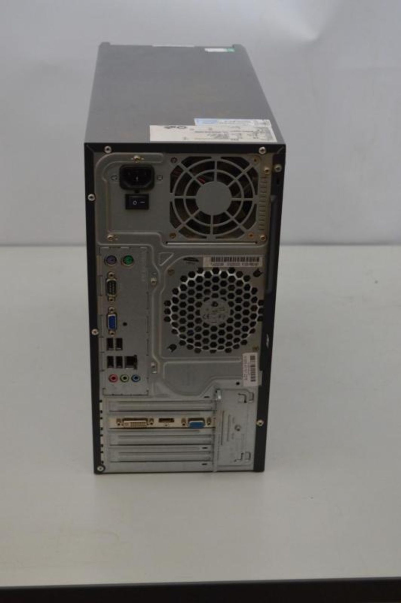 1 x Fujitsu Esprimo P2560 Computer Intel Pentium 3.20 GHz 4GB RAM Hard Drive Not included - Ref H358 - Image 3 of 4