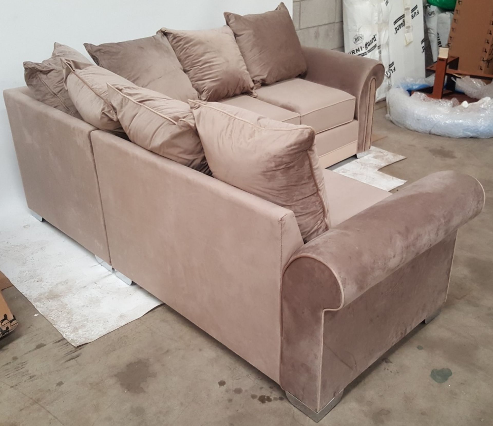 1 x Lavish Moroccan Brown Plush Velvet L-Shaped Corner Seater Sofa - Ref BY197 - Image 3 of 7