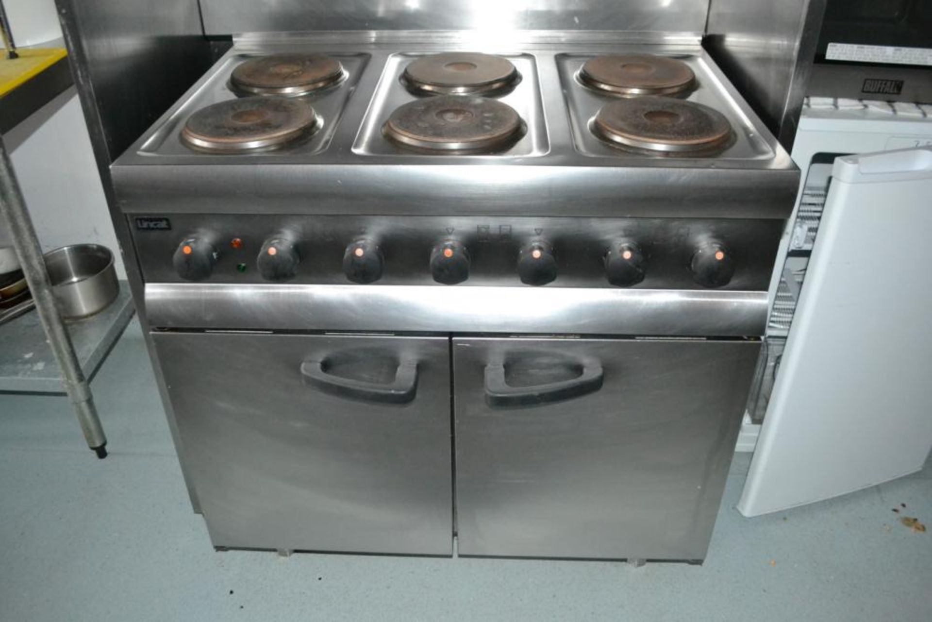 1 x Lincat Silverlink 6 Plate Commercial Electric Burner and Extraction Unit - CL425 - Location: Alt - Image 3 of 16