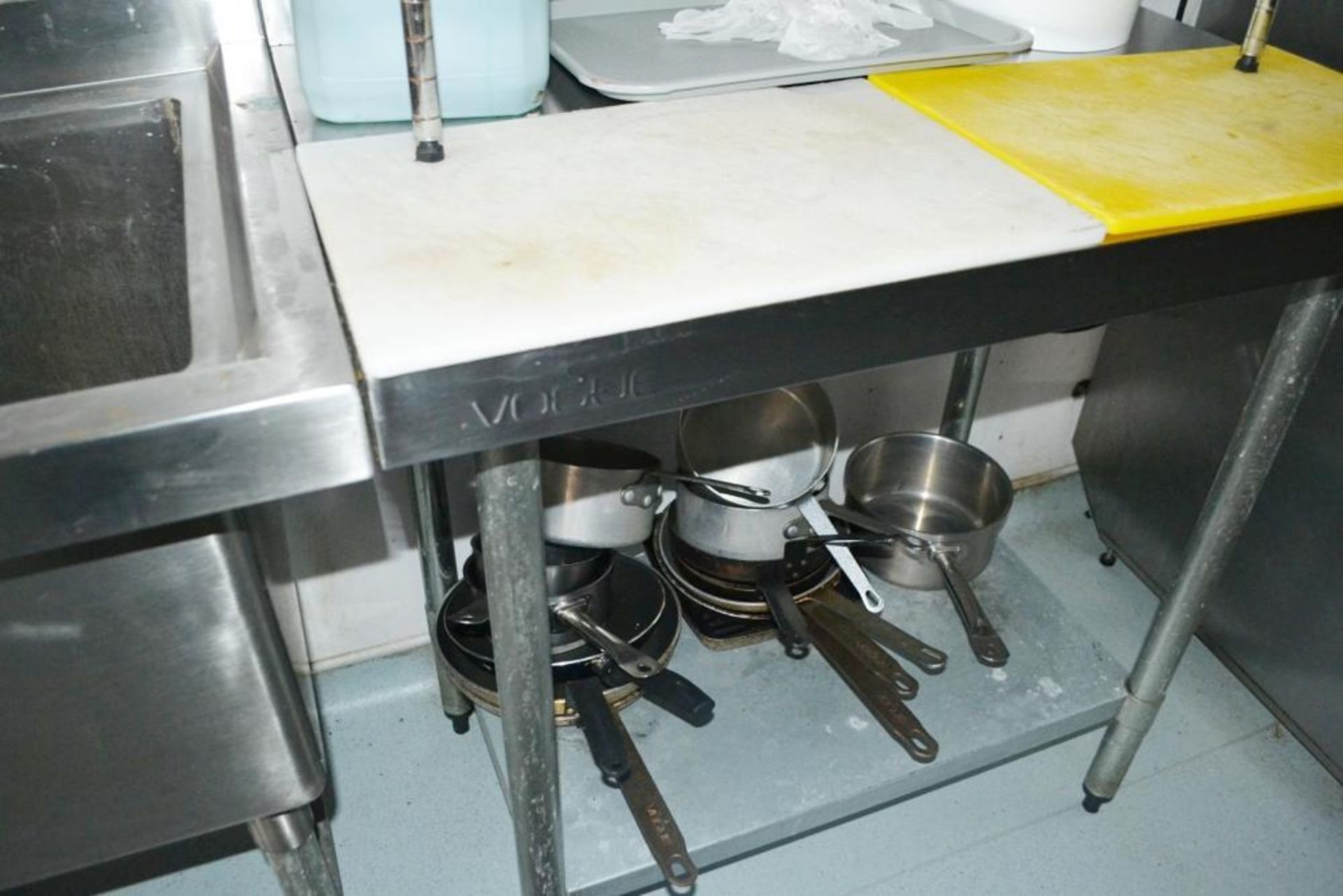 1 x VOGUE Stainless Steel Worktable and Bottom Shelf Upstand - CL425 - Location: Altrincham WA14 - U - Image 3 of 5