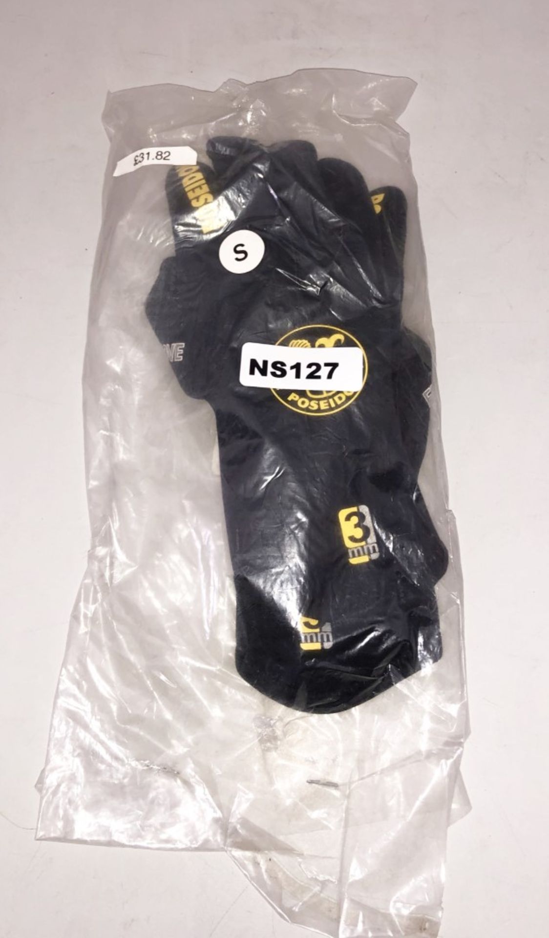 6 Pairs Of New Scuba Gloves - CL349 - Altrincham WA14 - Image 4 of 25