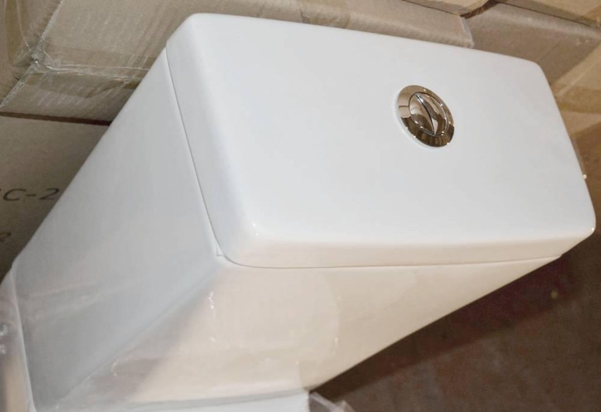 1 x Close Coupled Toilet Pan With Soft Close Toilet Seat And Cistern (Inc. Fittings) - Brand New Box - Image 8 of 11