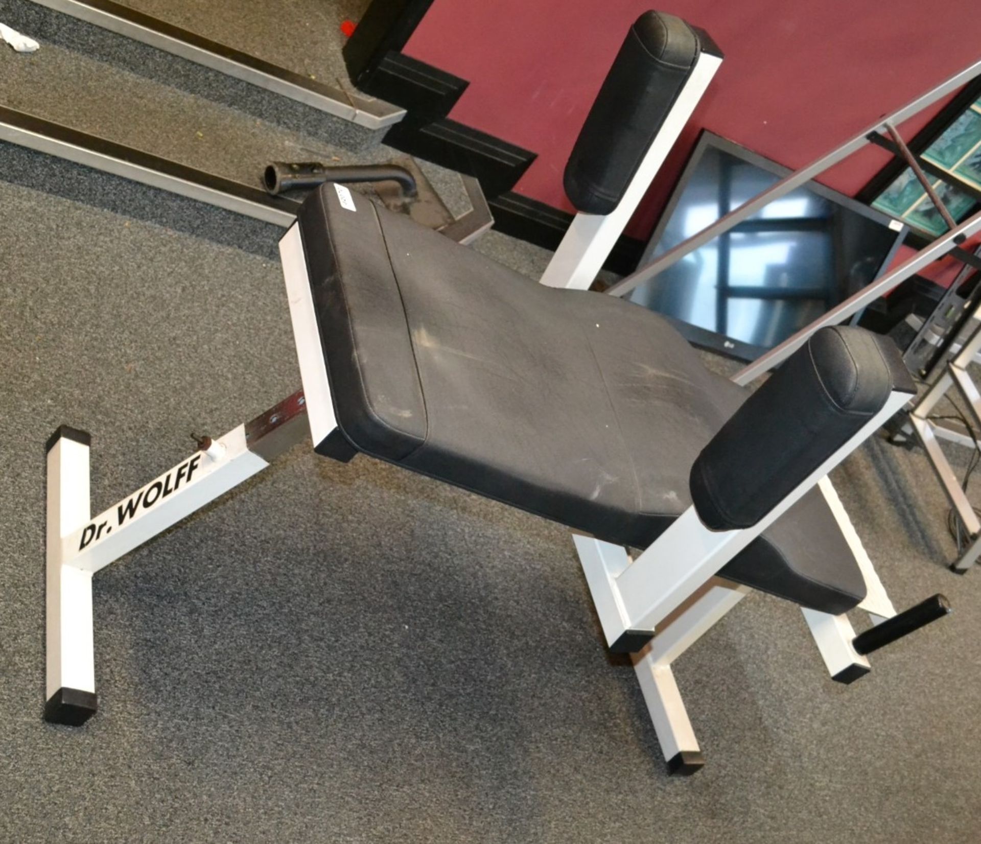 1 x Dr.Wolff Abdominal Fitness Bench - Dimensions: L140 x H100 x W50cm - Ref: J2070/1FG - CL356 -