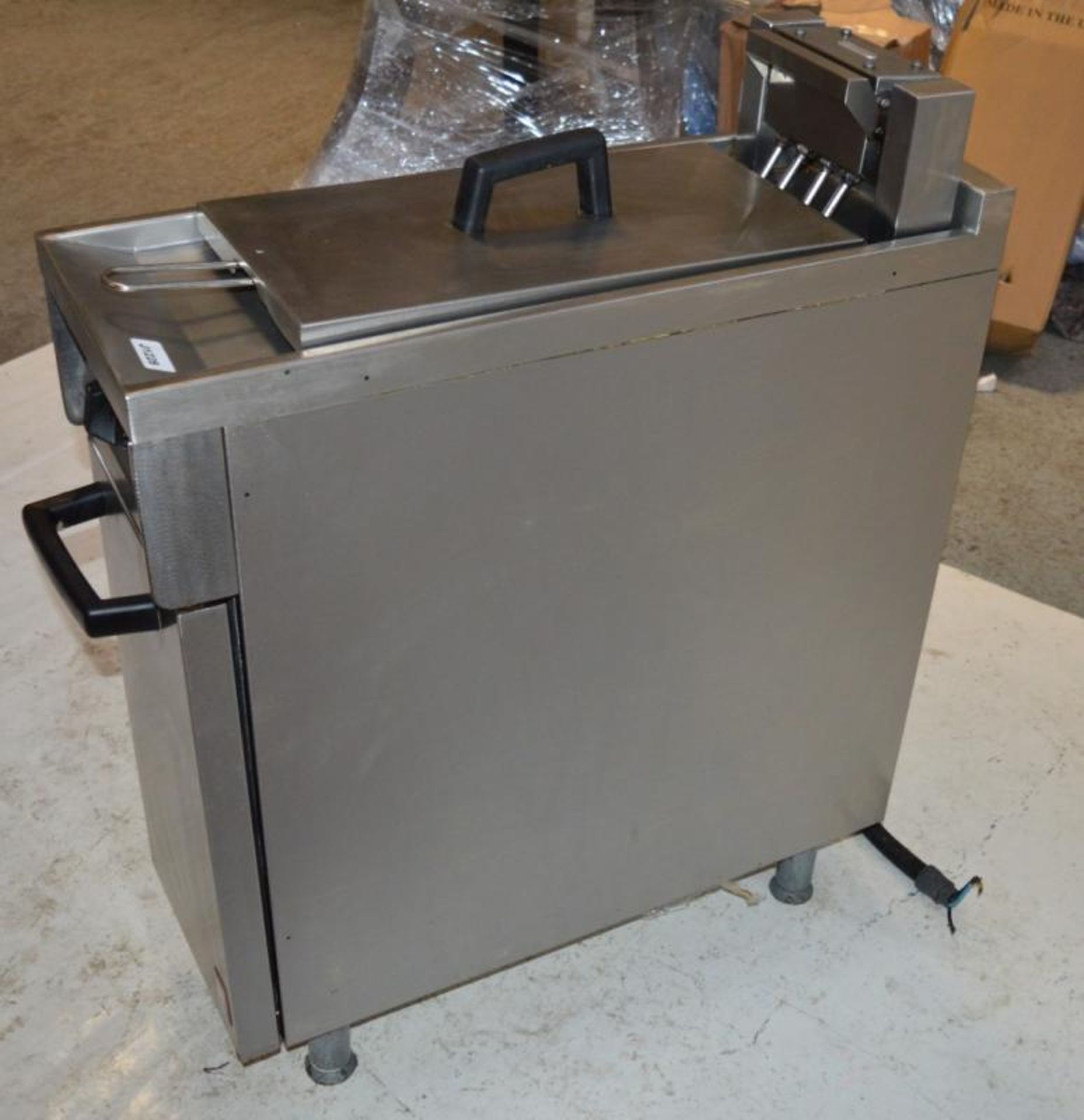 1 x Falcon Dominator E1830 Electric 3 Phase Fryer Cooker - Stainless Steel - H84 x W30 x D77 cms - C - Image 8 of 13