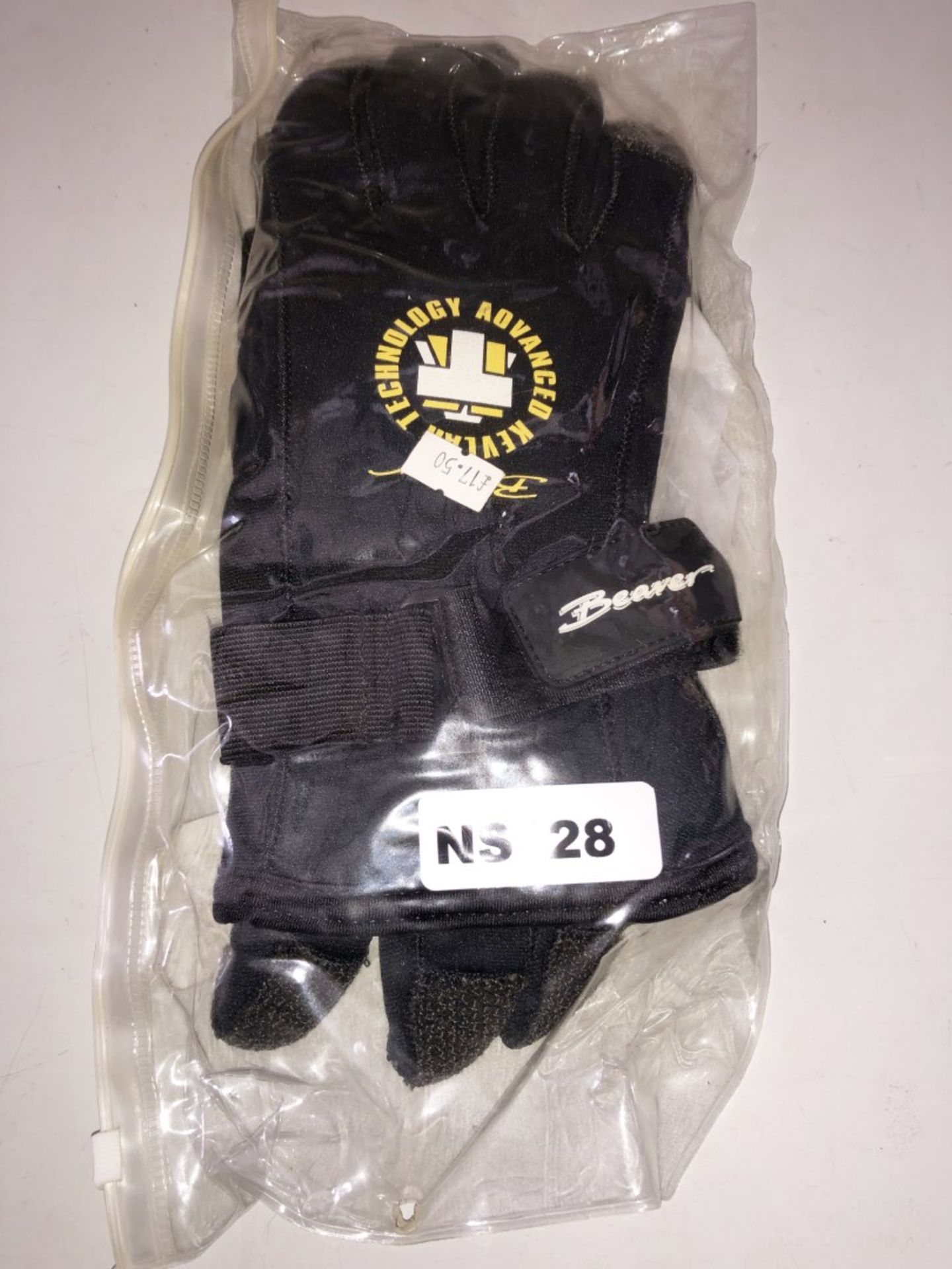 6 Pairs Of New Scuba Gloves - CL349 - Altrincham WA14 - Image 16 of 25