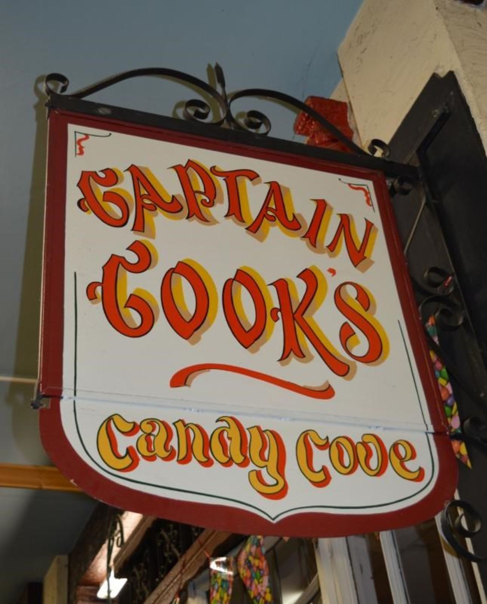 1 x Captain Cooks Candy Cove Swinging Metal Shop Sign - 121 x 91 cms - CL011 - Location: - Image 4 of 5