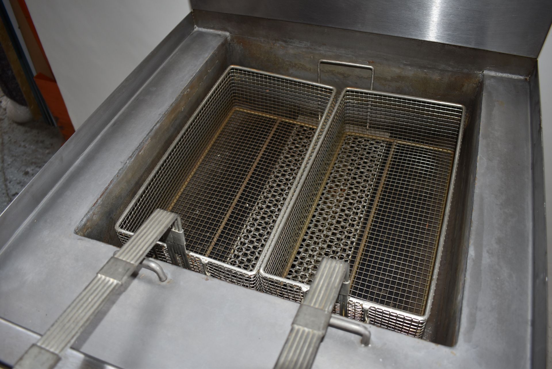 1 x Moorwood Vulcan Freestanding Deep Fat Fryer Commercial Double Fryer - Model 60F-D - Natural - Image 5 of 9