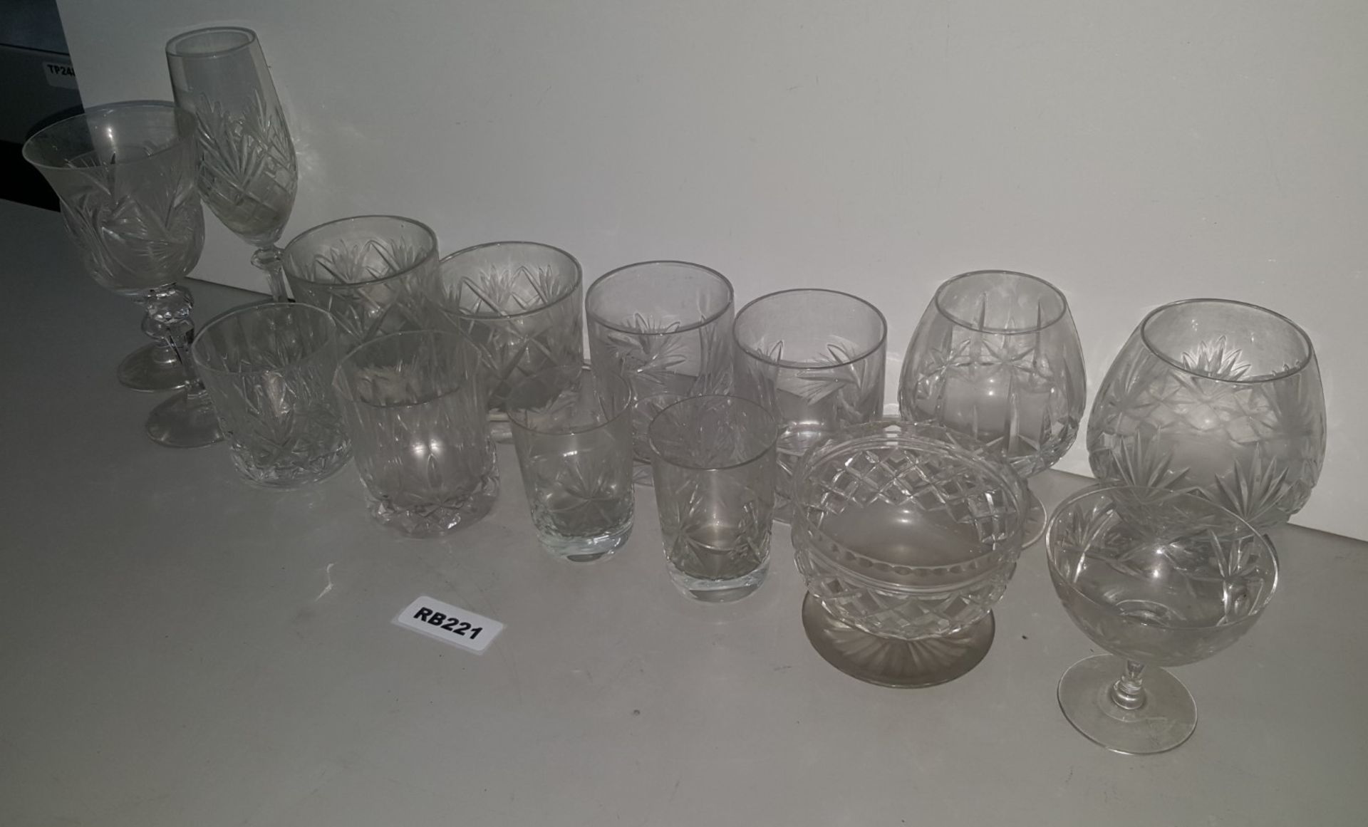 15 x Vintage Cut Glass Drinking Glasses - Ref RB221 I - Image 5 of 5