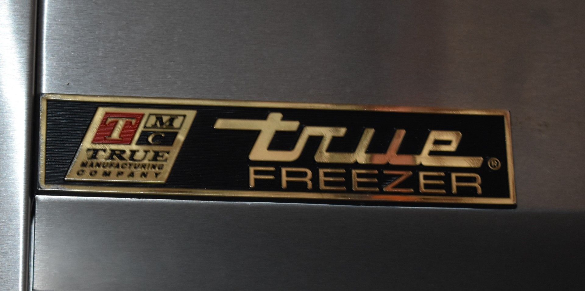 1 x True T-19FZ Upright Single Solid Door Freezer - Stainless Steel Finish With Aluminium Interior - - Image 6 of 9